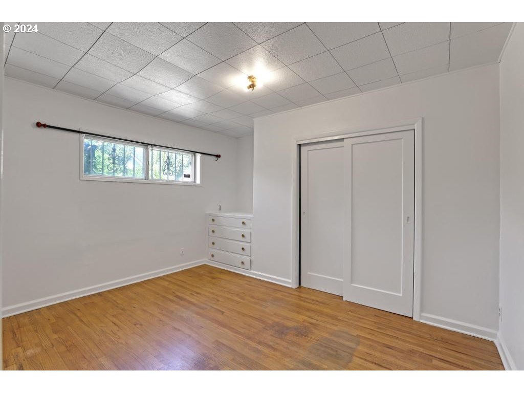 3233 SE CARUTHERS ST