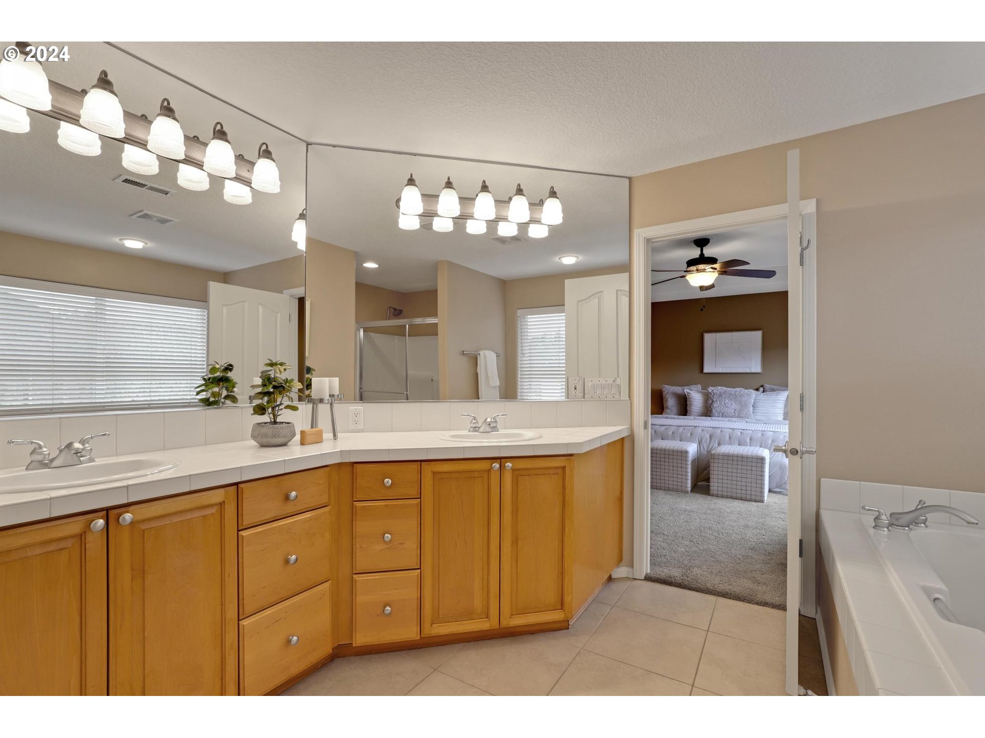 3734 NW LANSBROOK TER