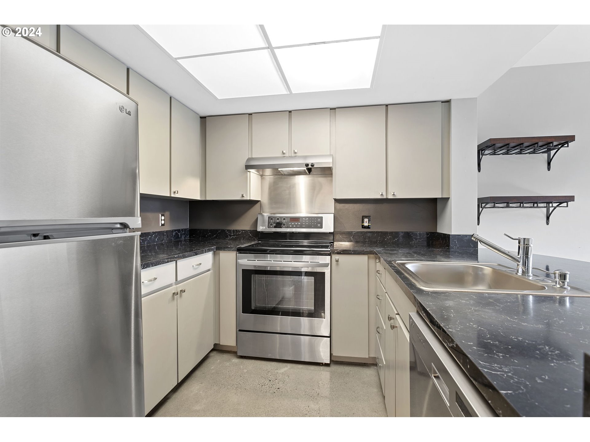 6685 W BURNSIDE RD 344