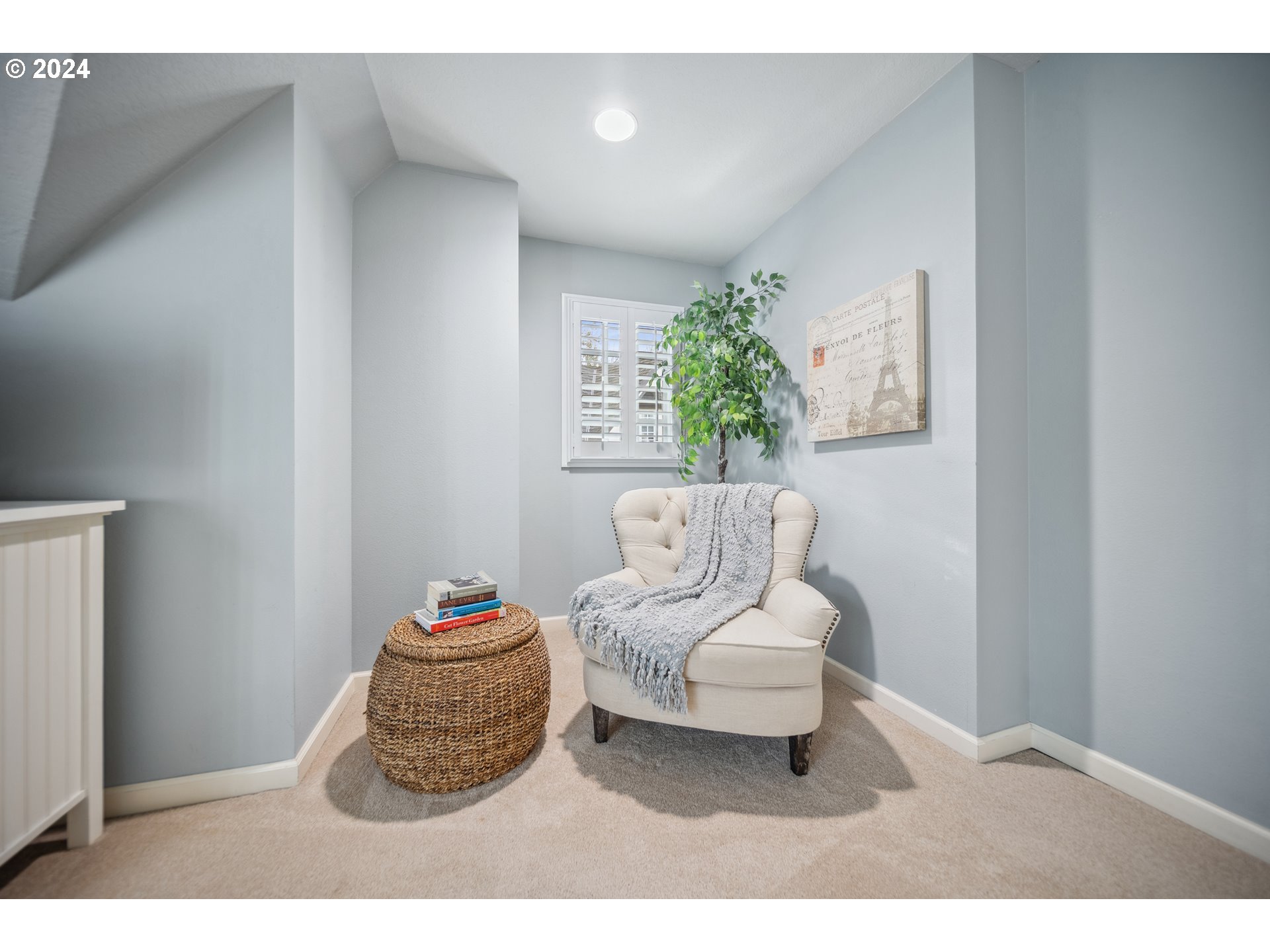 1906 NW YORKSHIRE LN