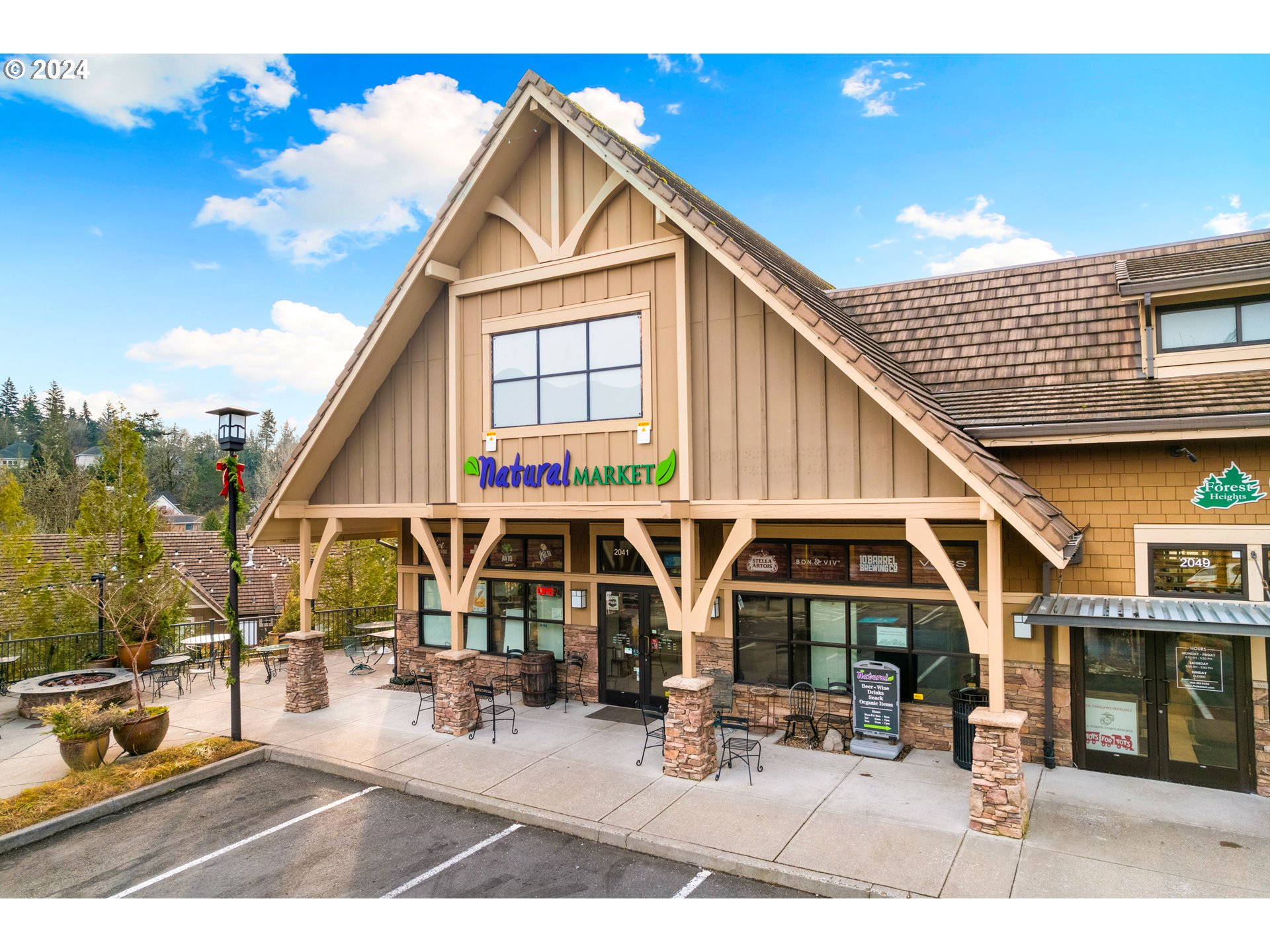 1906 NW YORKSHIRE LN