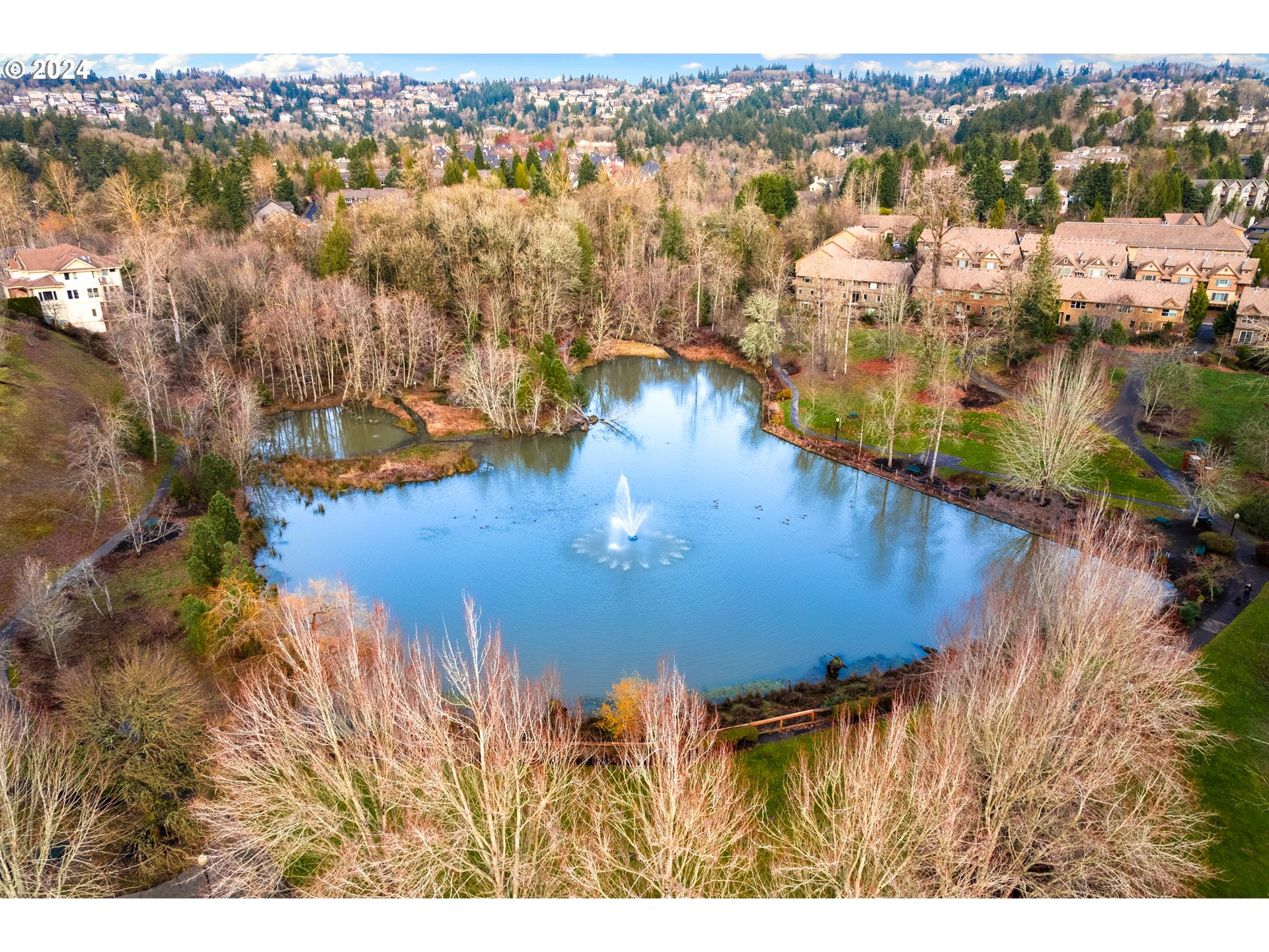 1906 NW YORKSHIRE LN