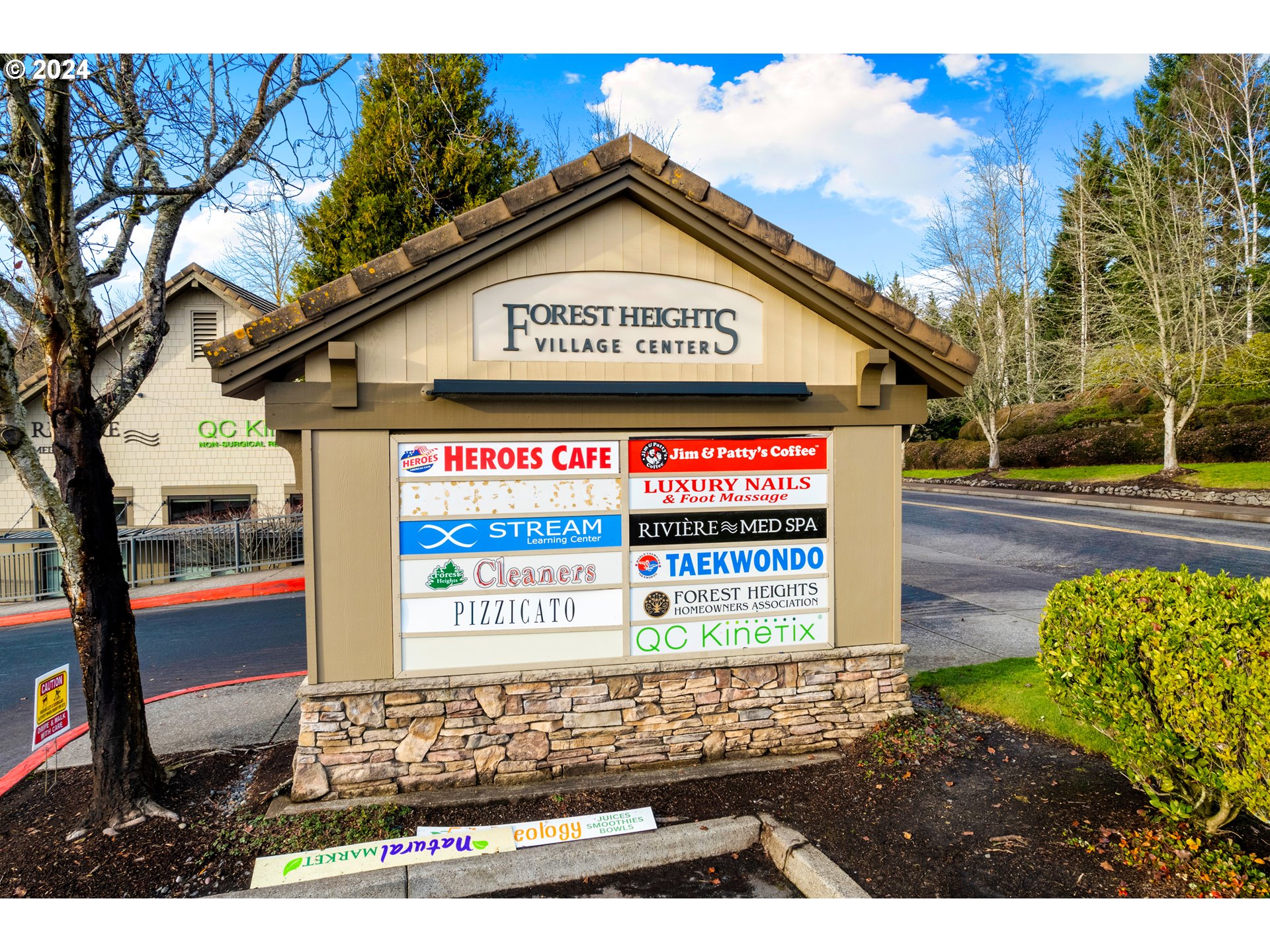 1906 NW YORKSHIRE LN