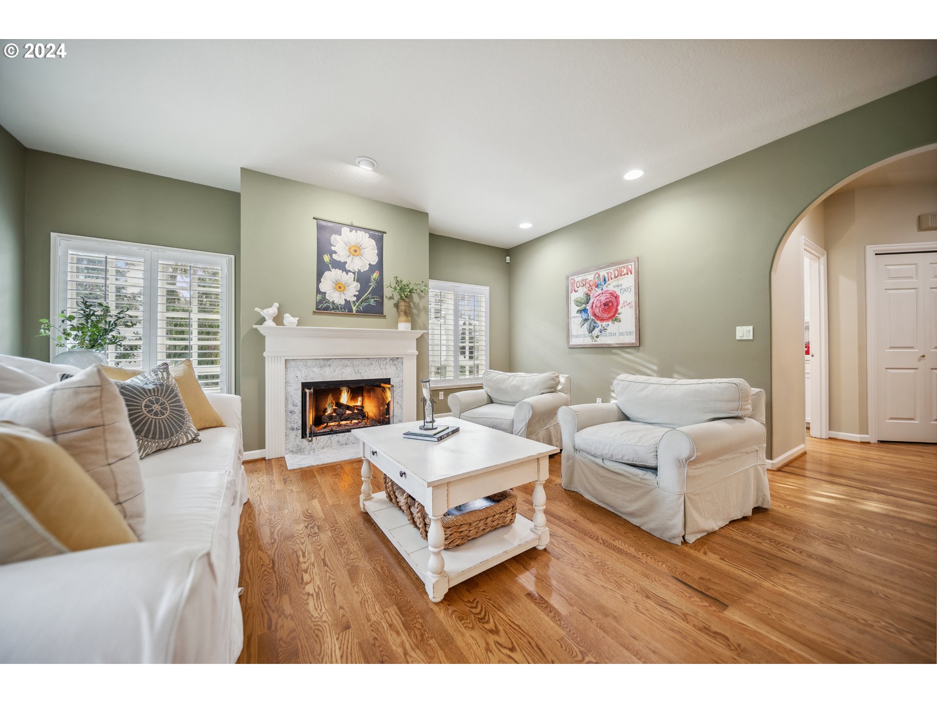 1906 NW YORKSHIRE LN