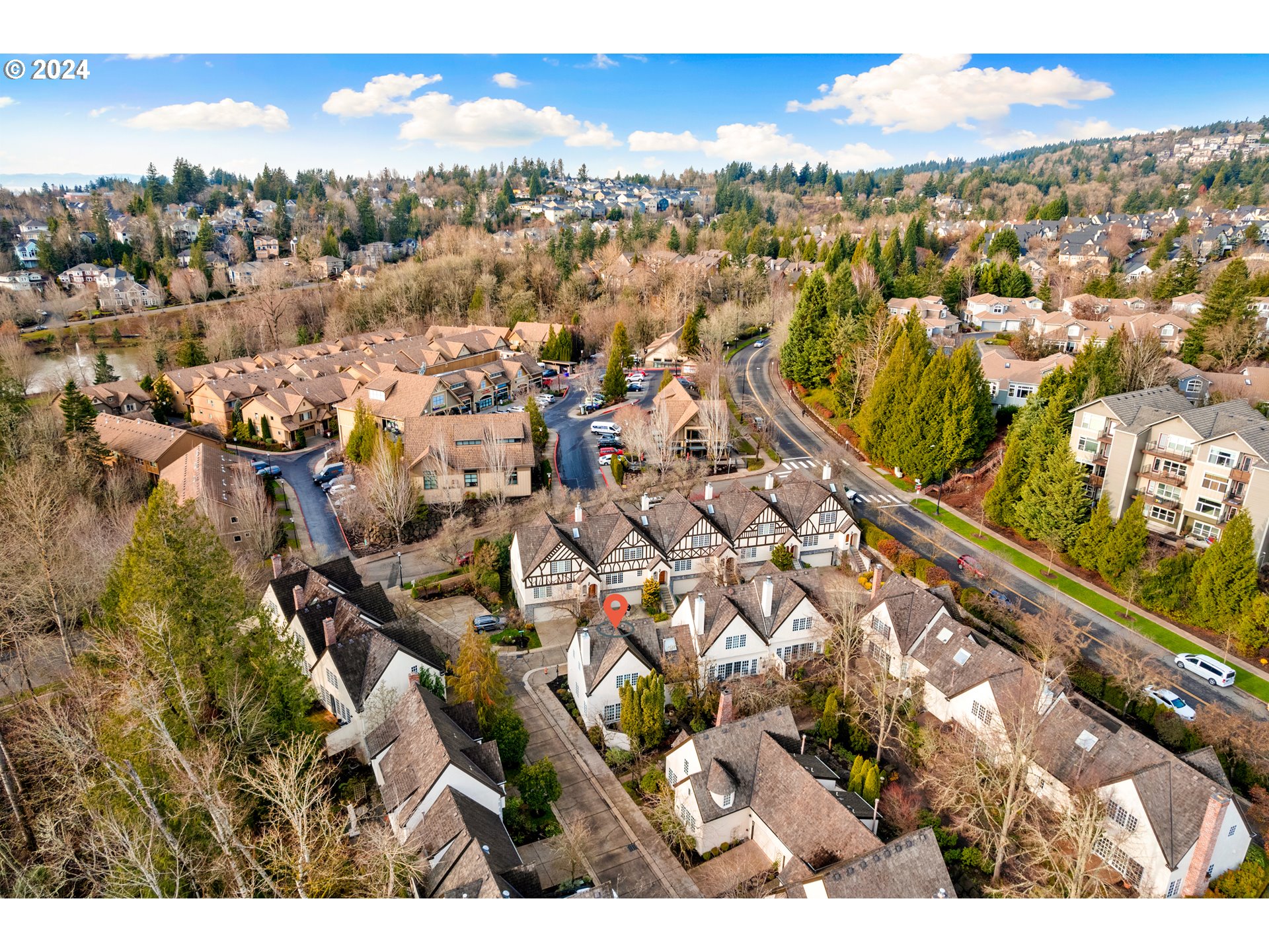 1906 NW YORKSHIRE LN