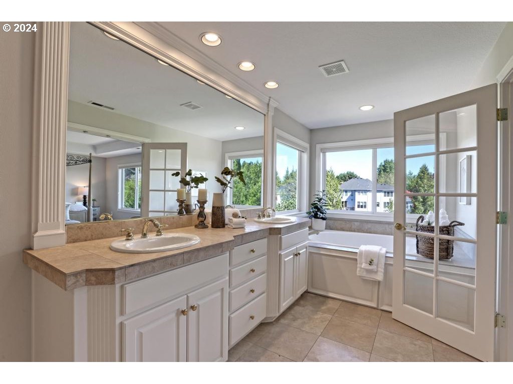 12779 NW LILYWOOD DR