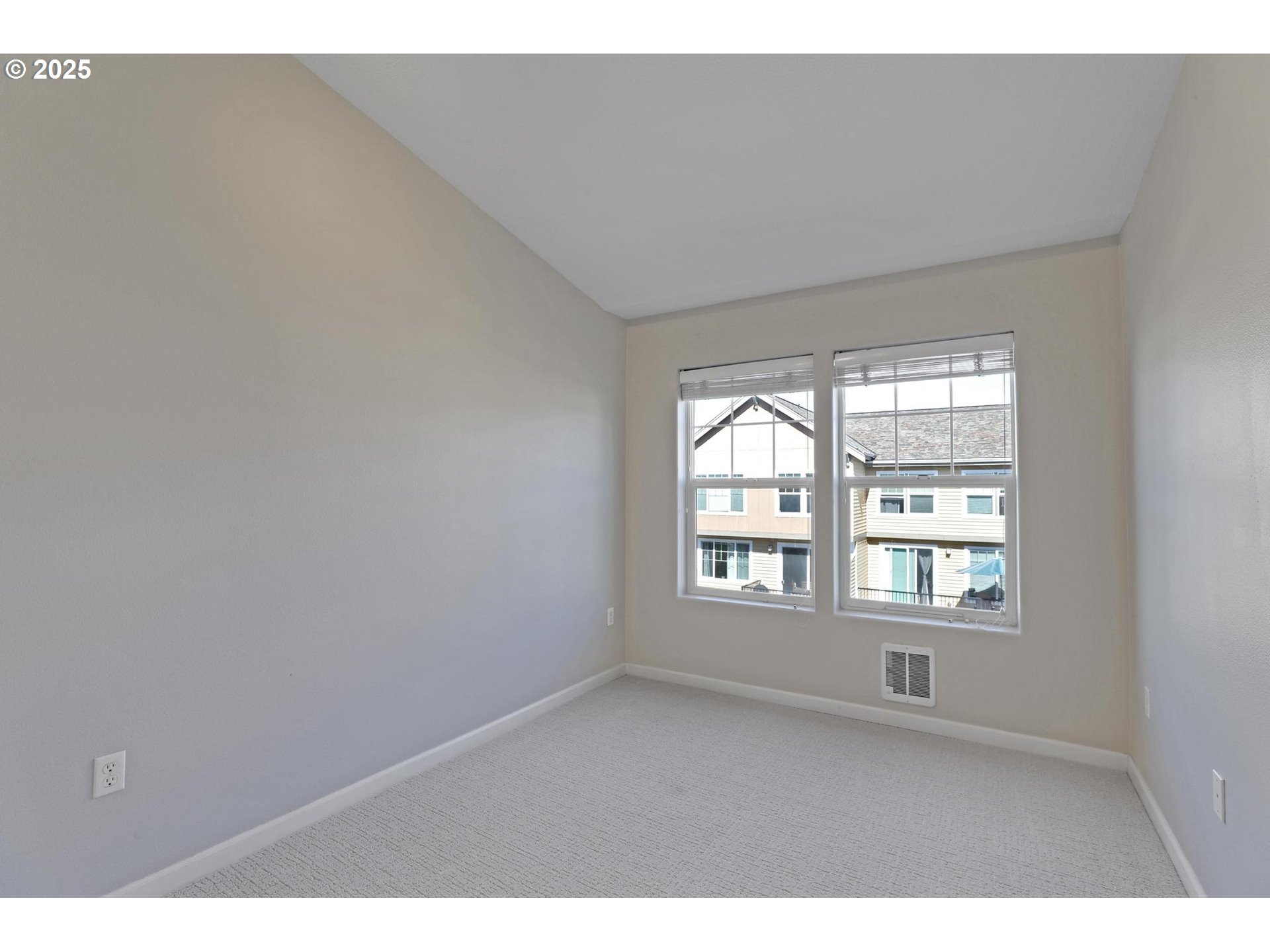 679 NW 118TH AVE 104, Portland Unit: 104