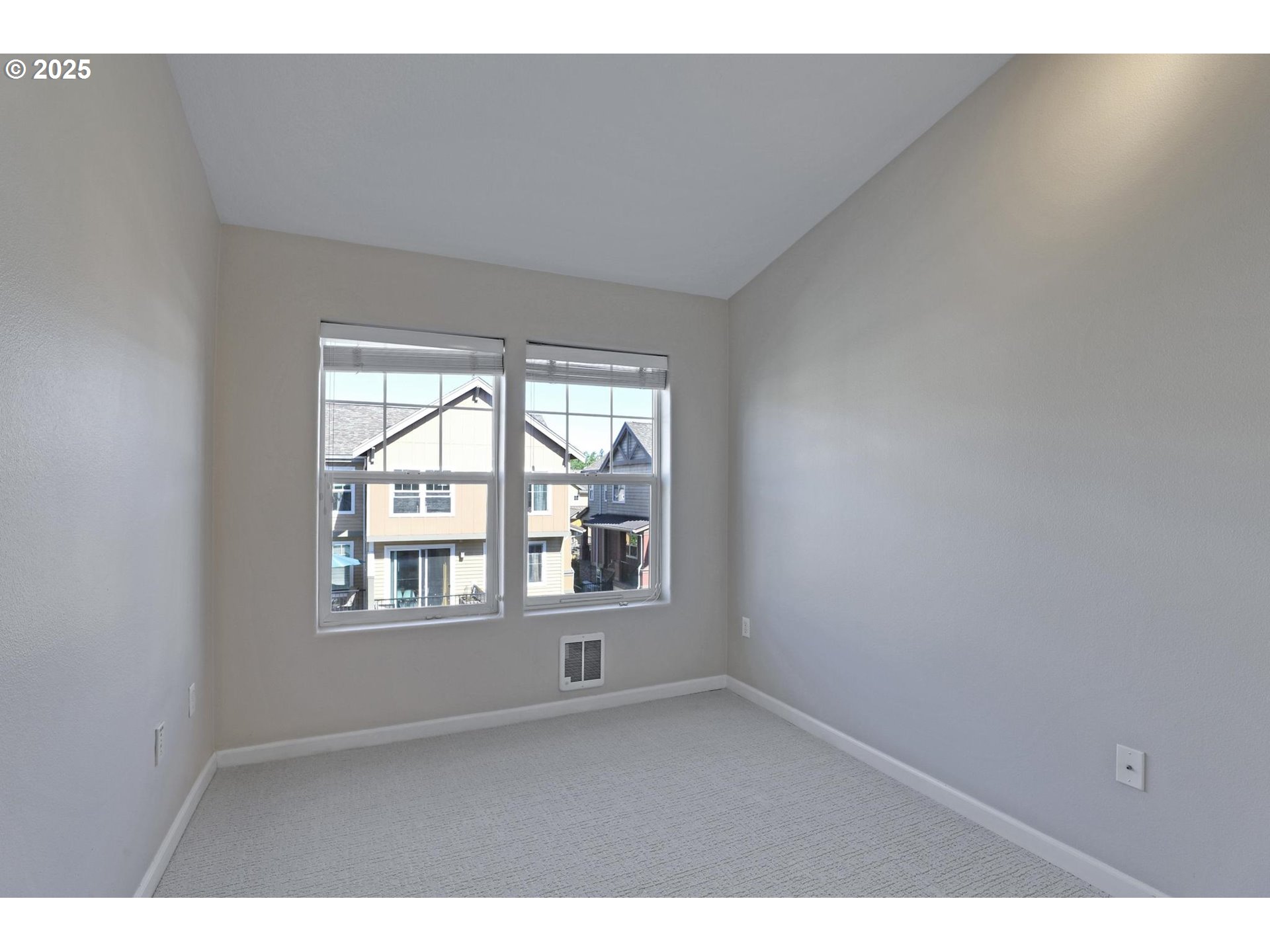 679 NW 118TH AVE 104, Portland Unit: 104