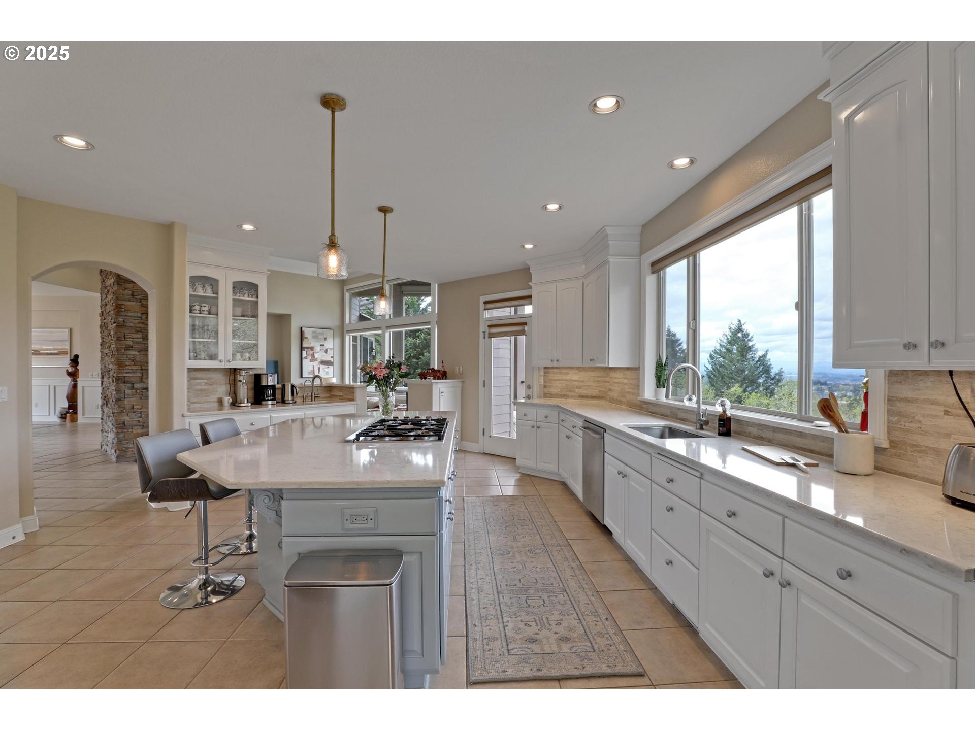 8333 NW HAZELTINE ST