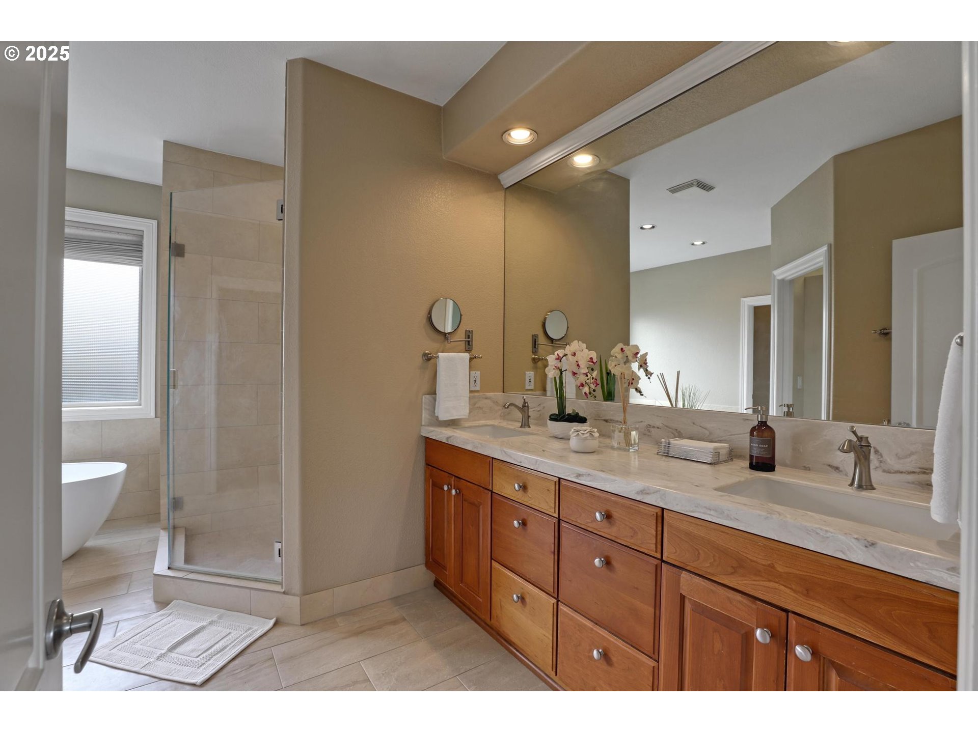 8333 NW HAZELTINE ST