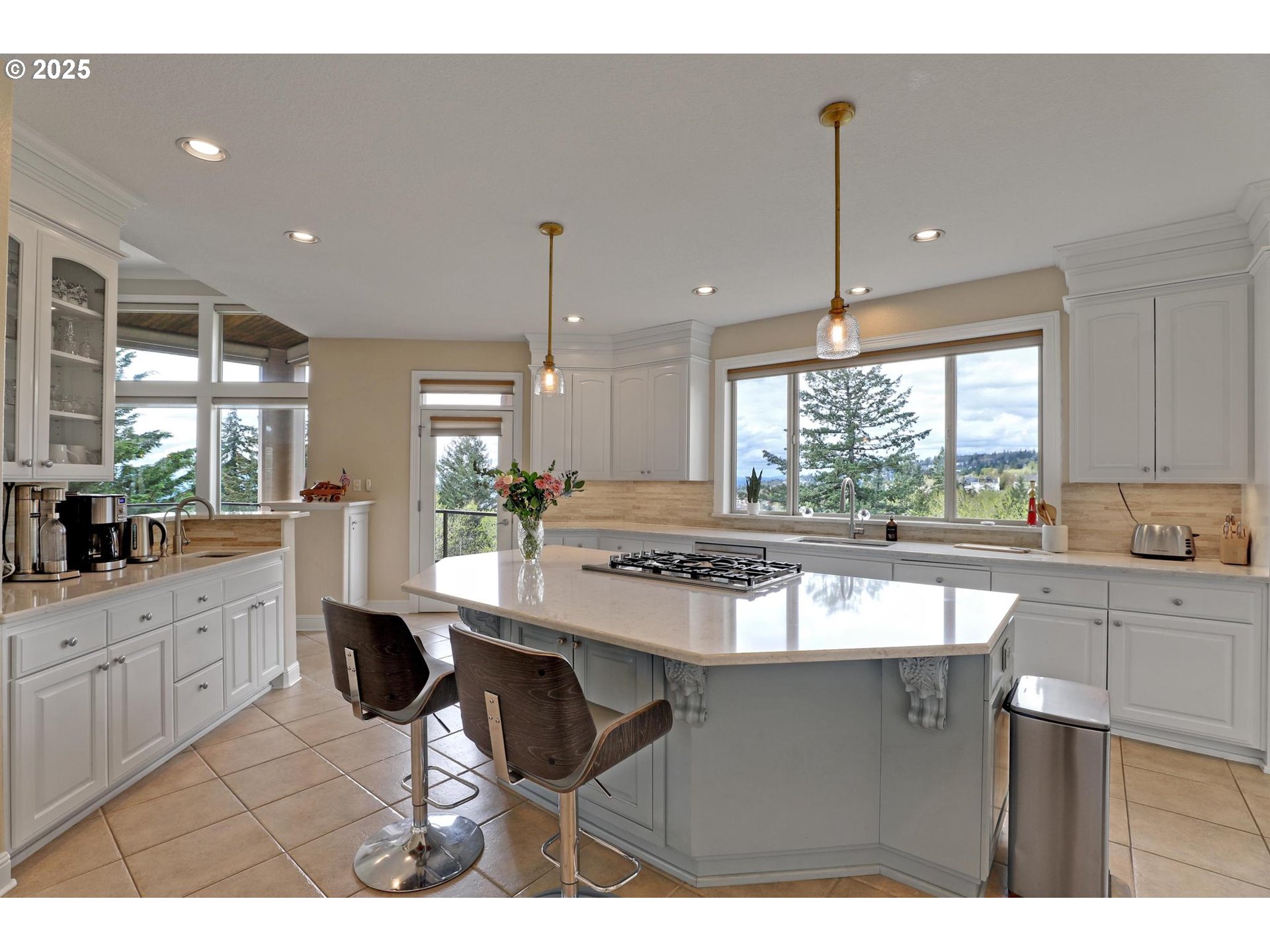 8333 NW HAZELTINE ST