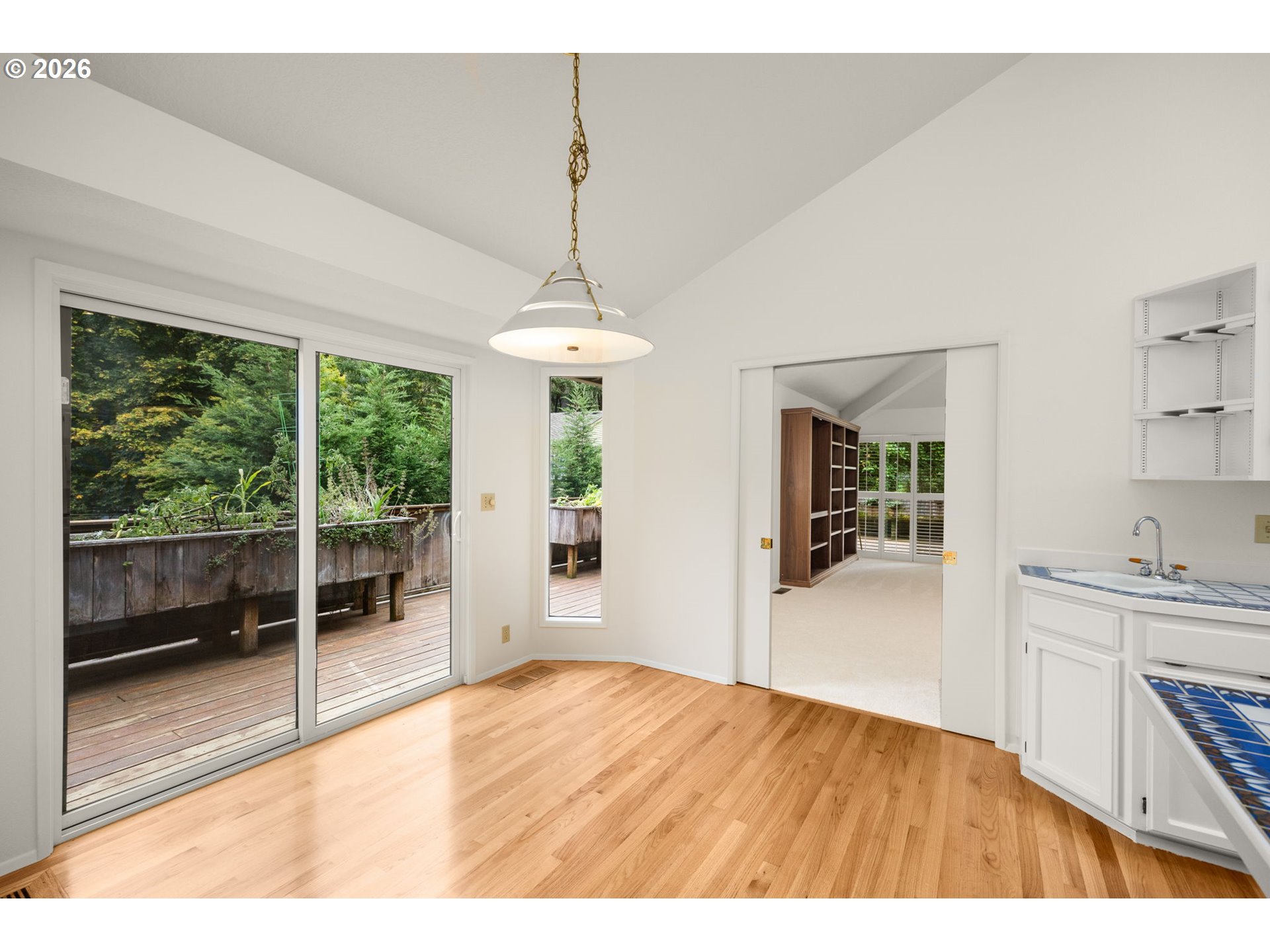 503 SW COLONY DR