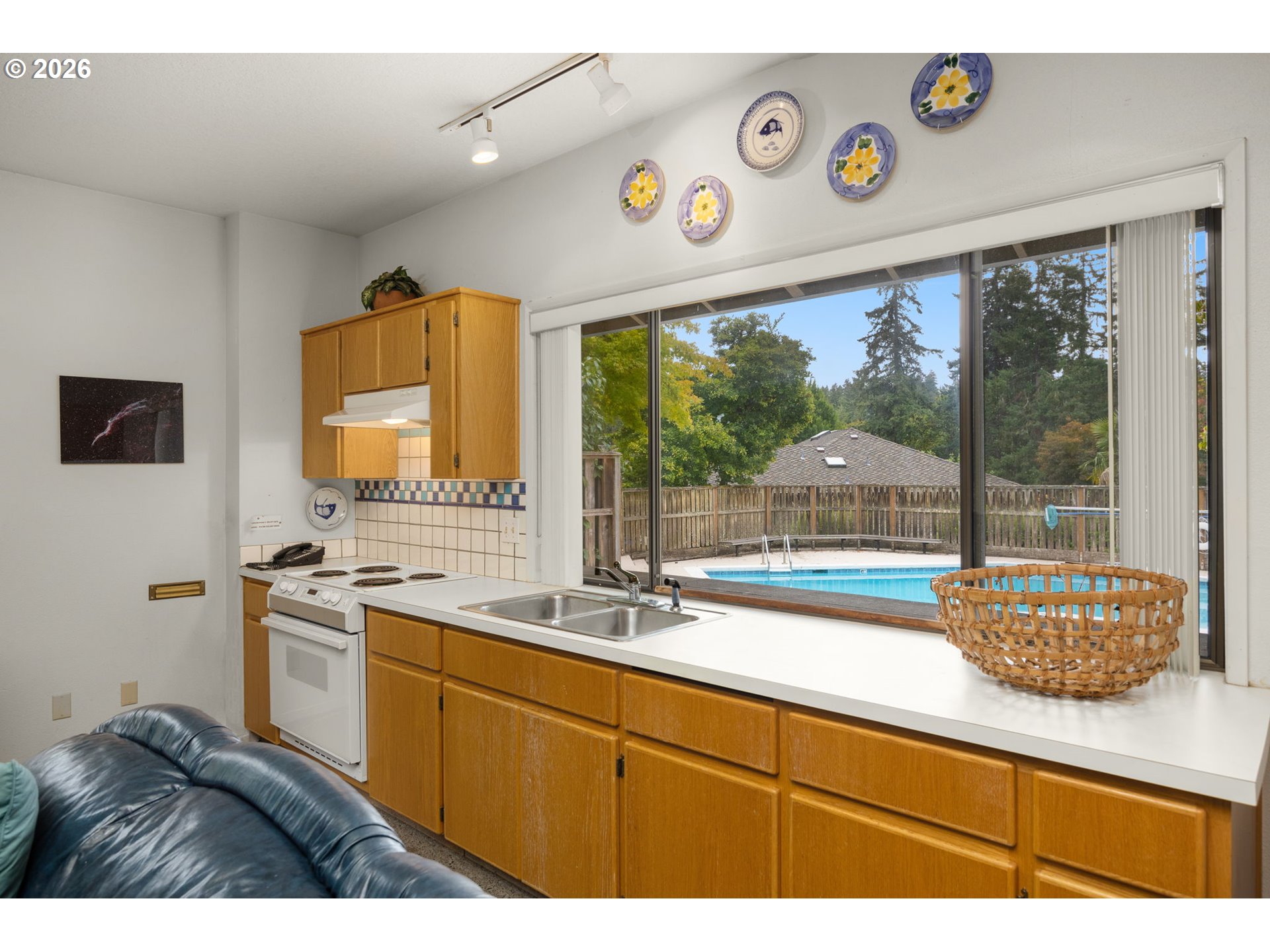 503 SW COLONY DR