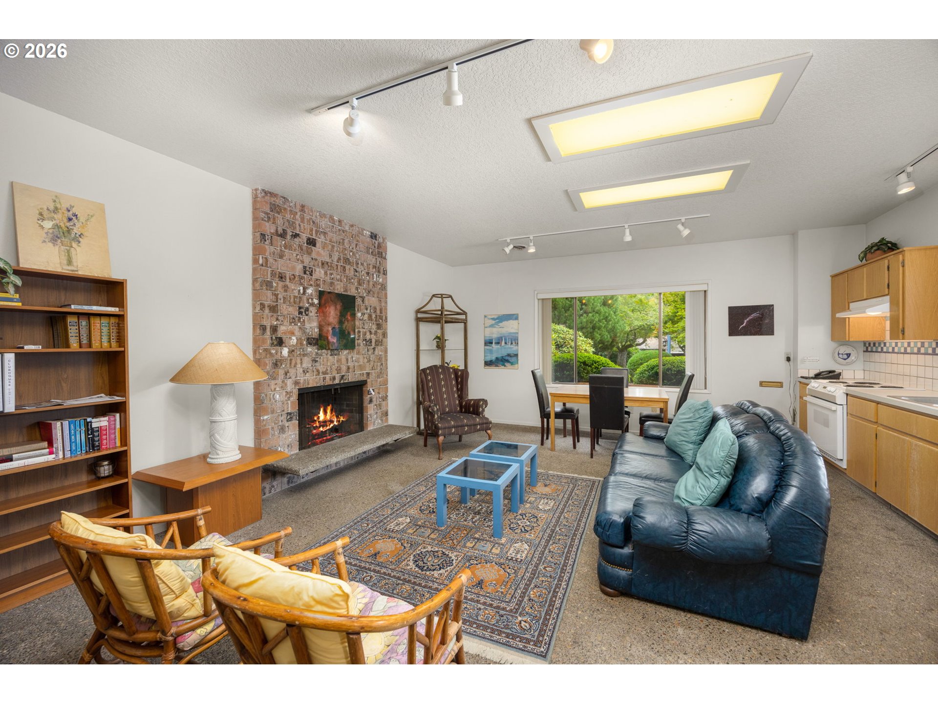 503 SW COLONY DR