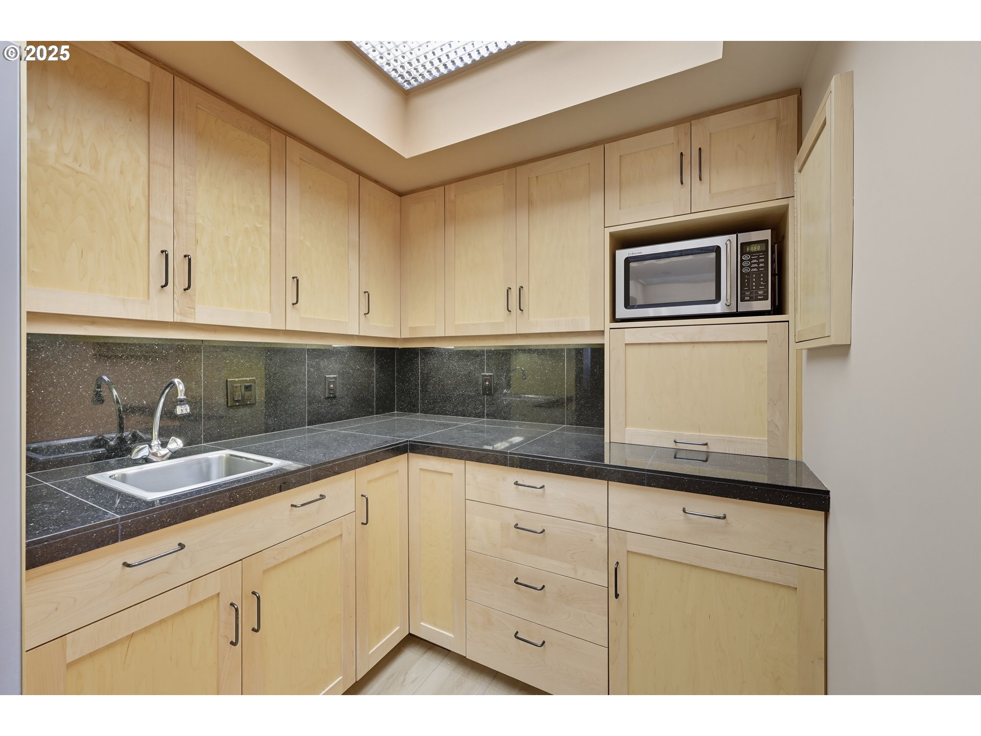 6645 W BURNSIDE ST 551