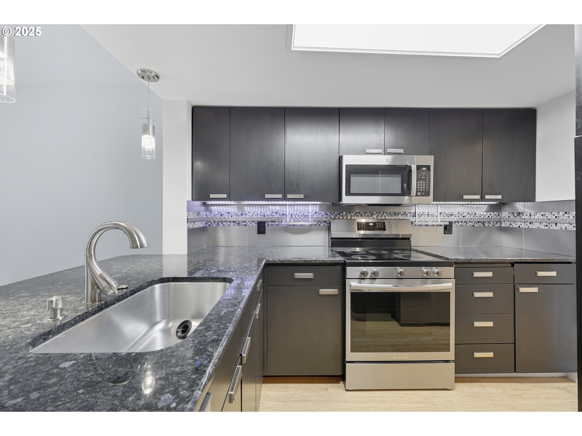 6685 W BURNSIDE ST 310