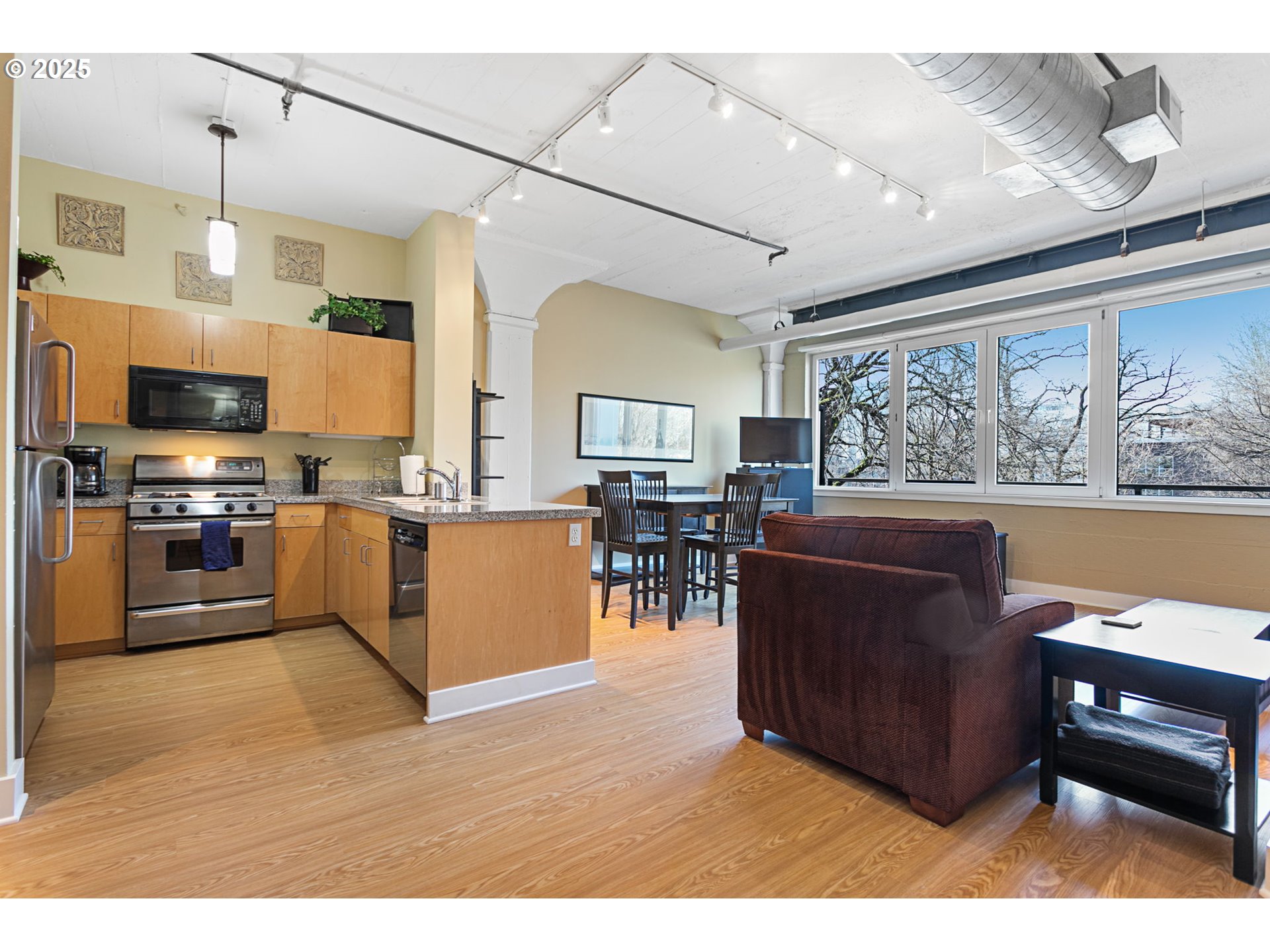 300 NW 8TH AVE 604