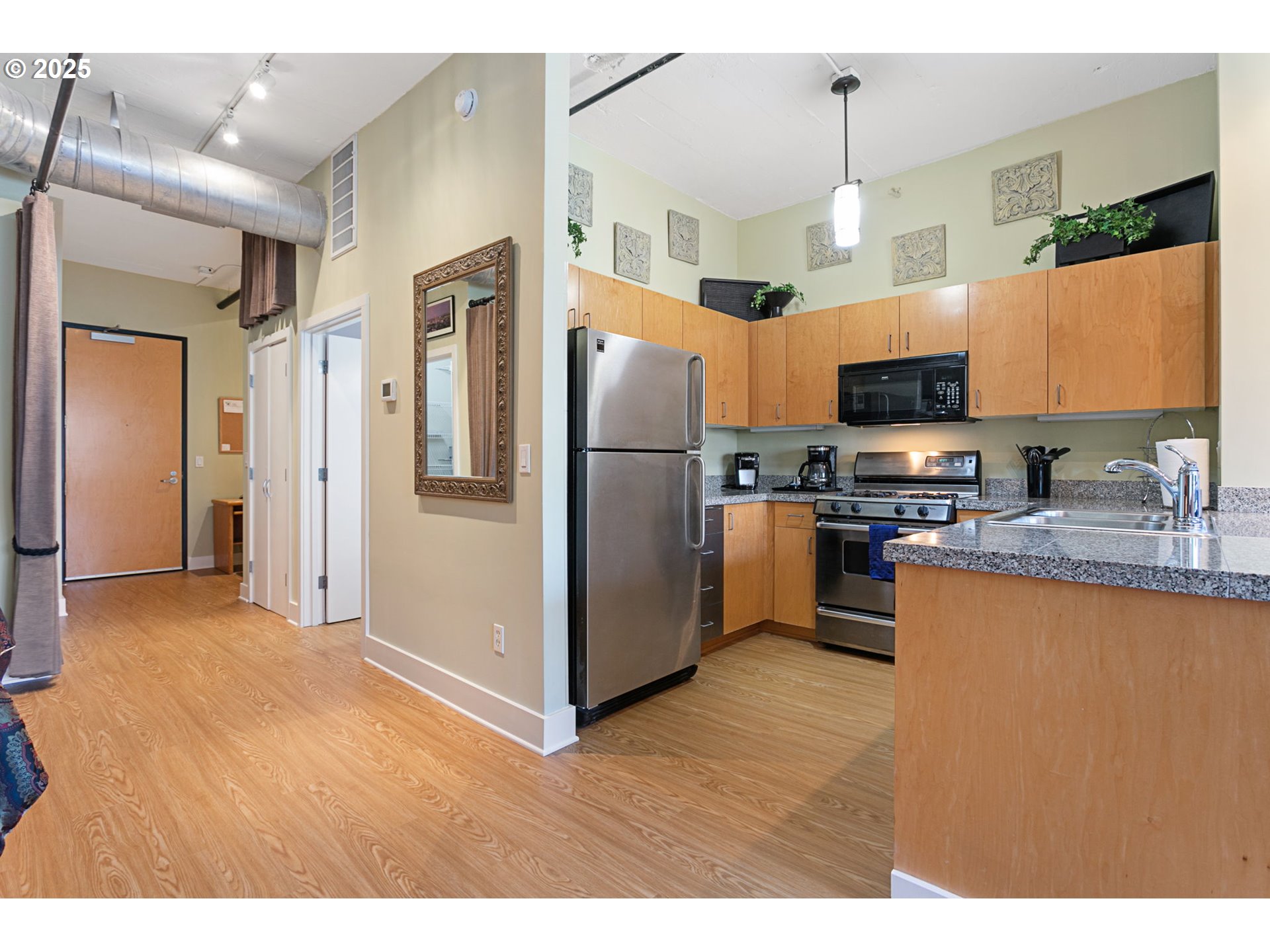 300 NW 8TH AVE 604