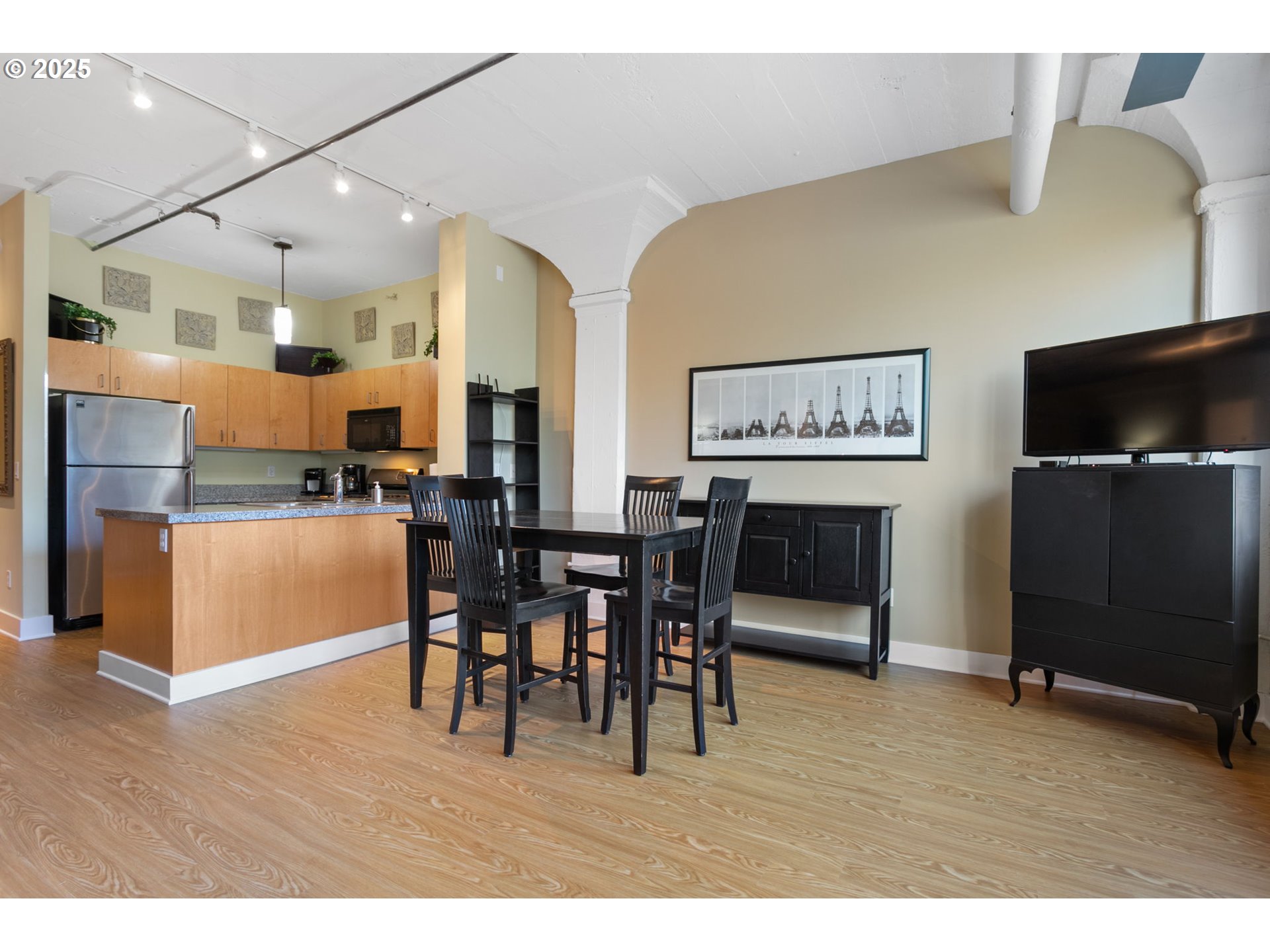 300 NW 8TH AVE 604