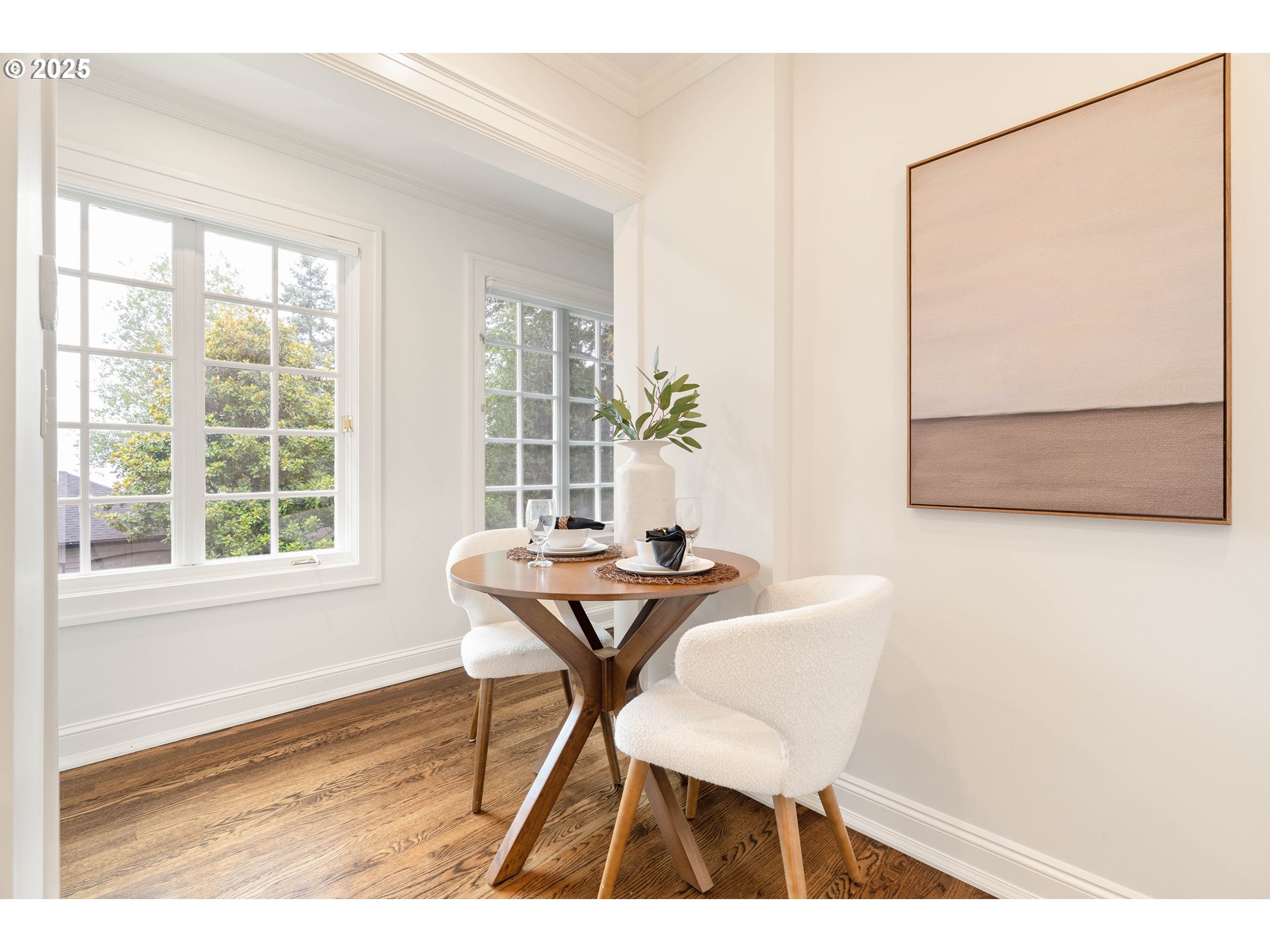 2525 SW HILLCREST DR