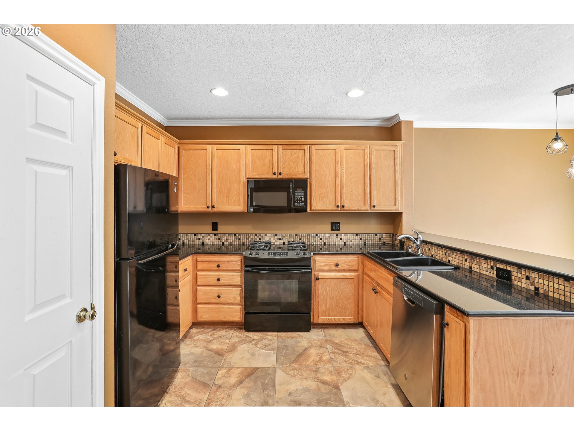 6546 NE FOREST LN