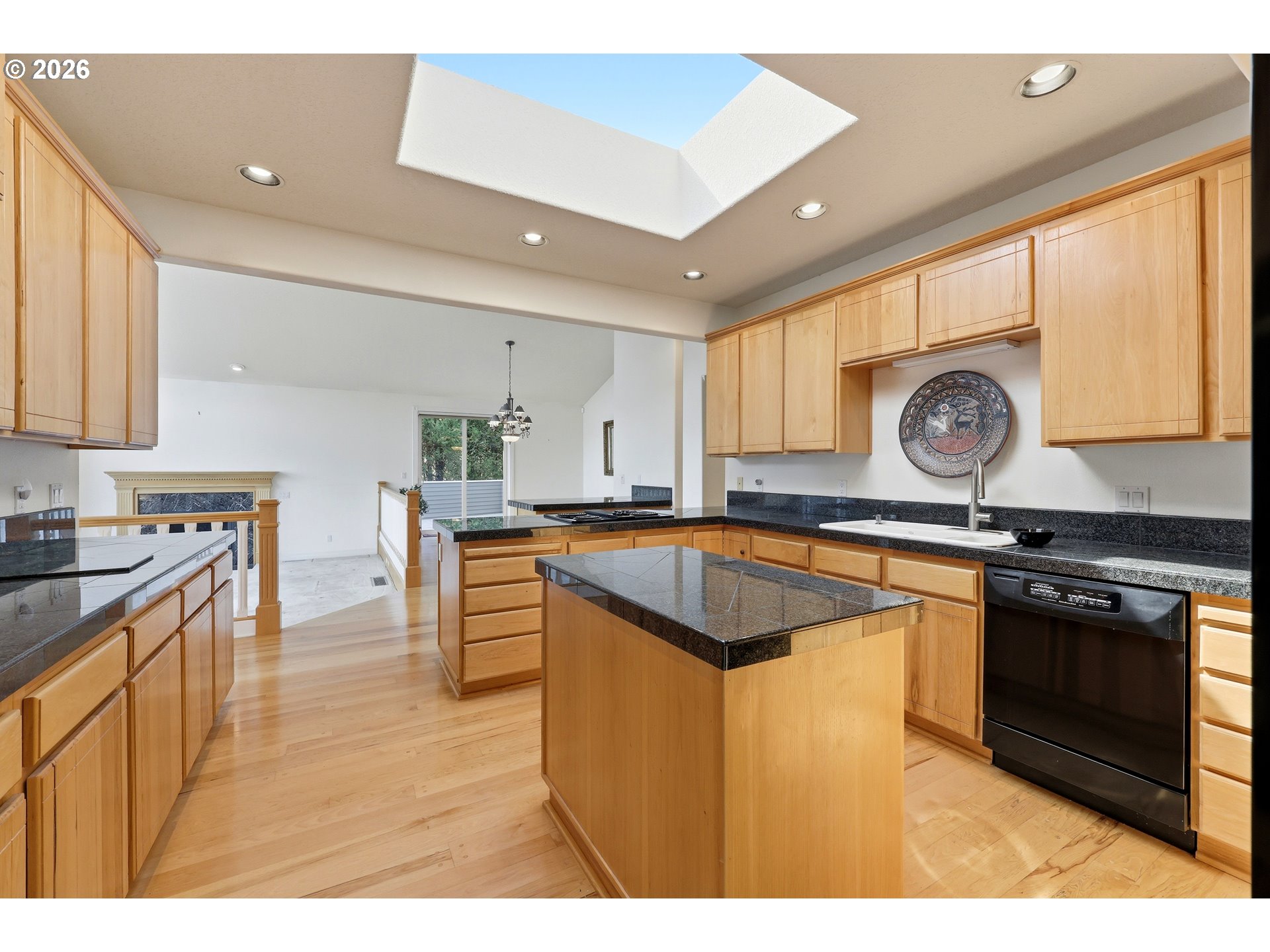 1611 SW DICKINSON LN