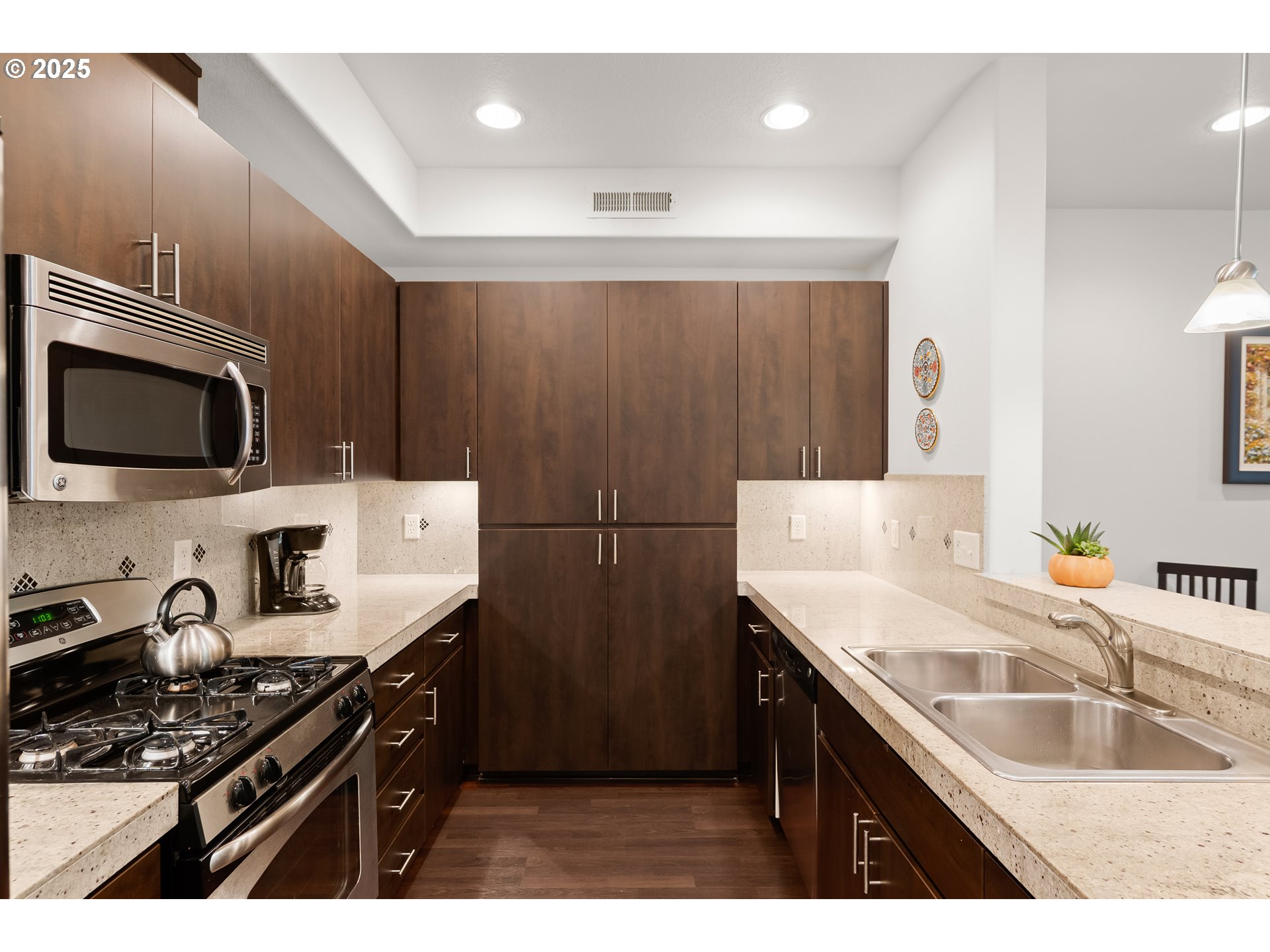 2102 NE REDELFS WAY, Beaverton