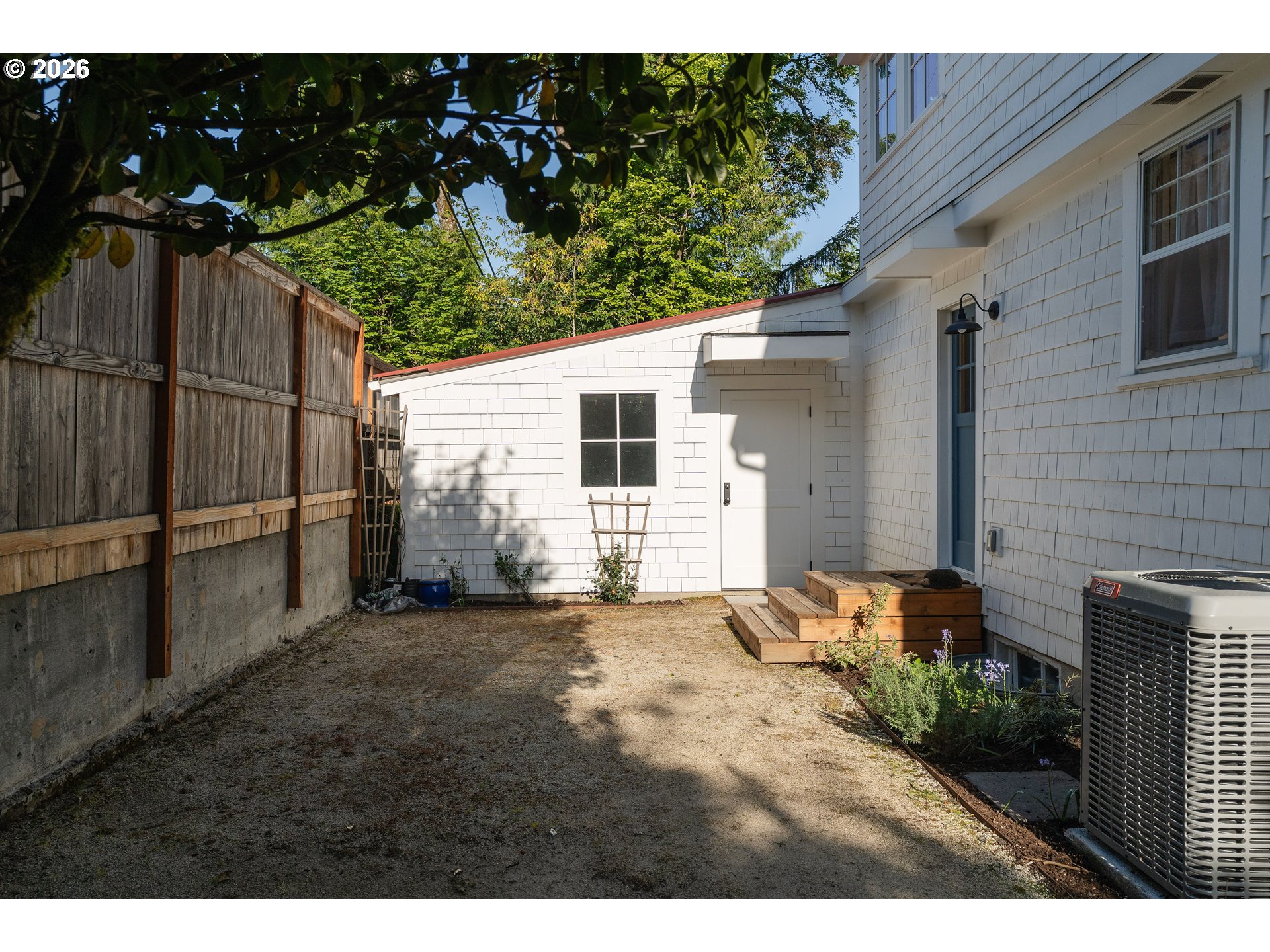 7985 SW MAPLE DR