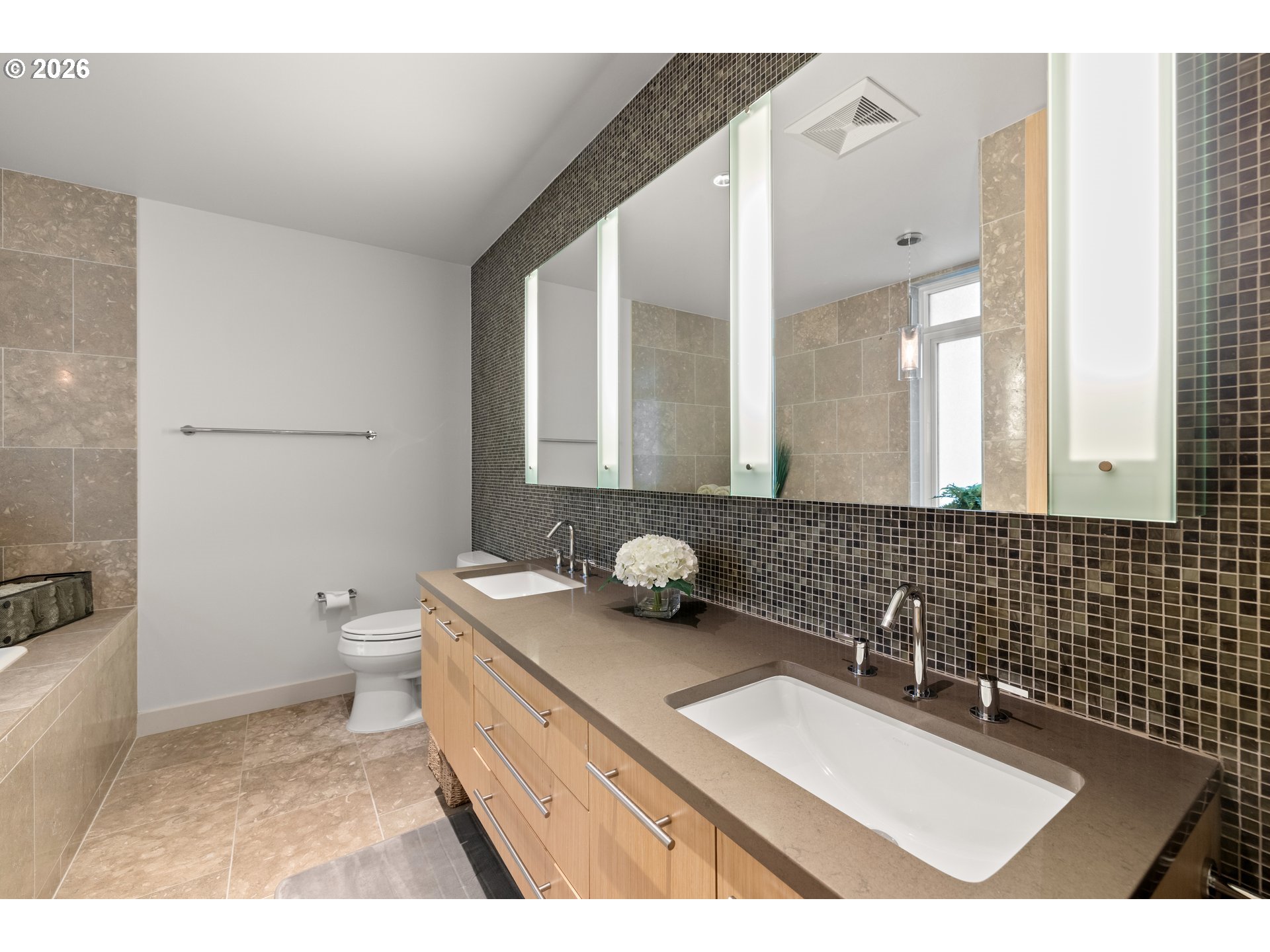 949 NW OVERTON ST 301