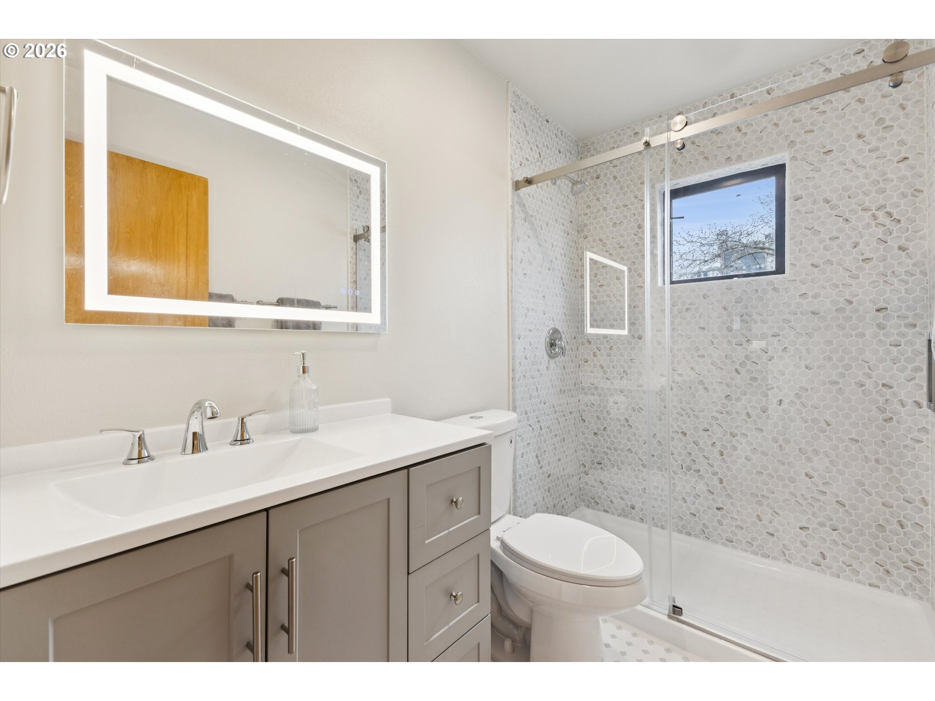 620 NW NAITO PKWY B7