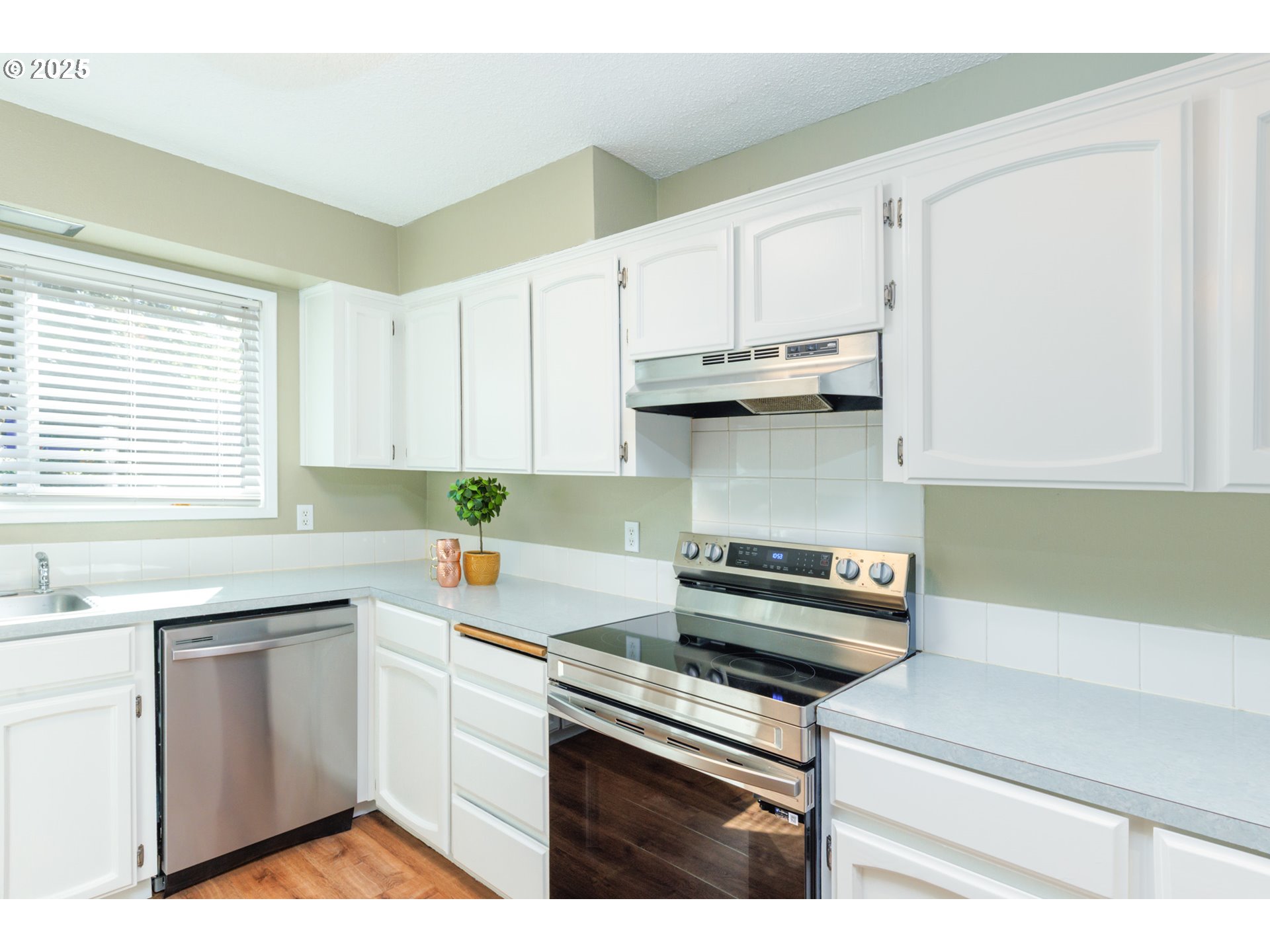 5005 SW MITCHELL ST 3