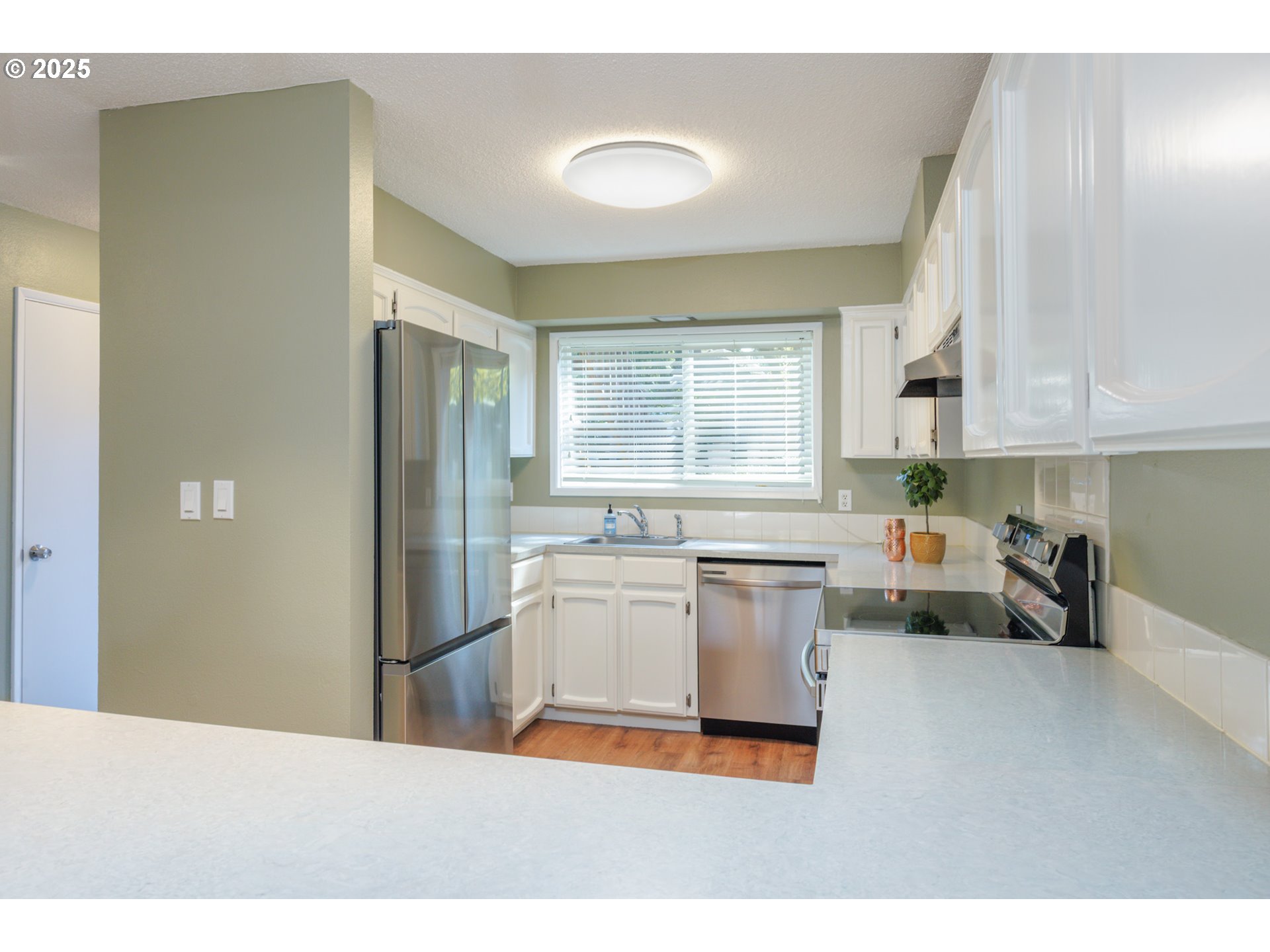 5005 SW MITCHELL ST 3