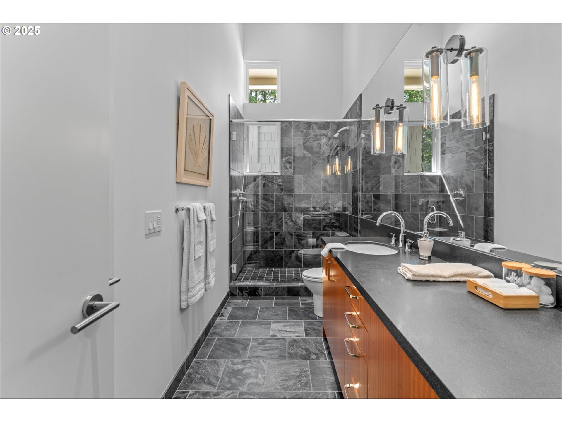 4140 NW THUNDER CREST RD