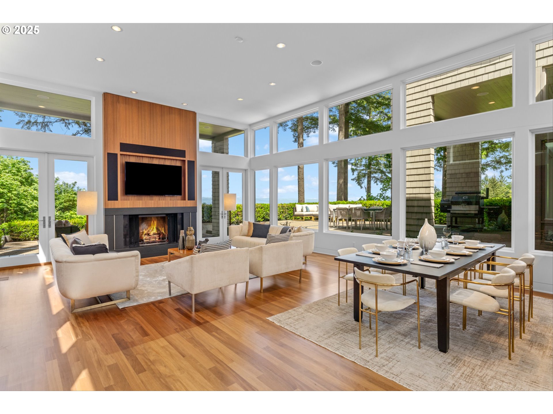 4140 NW THUNDER CREST RD