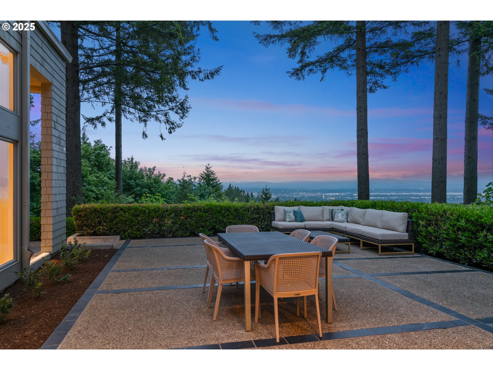 4140 NW THUNDER CREST RD