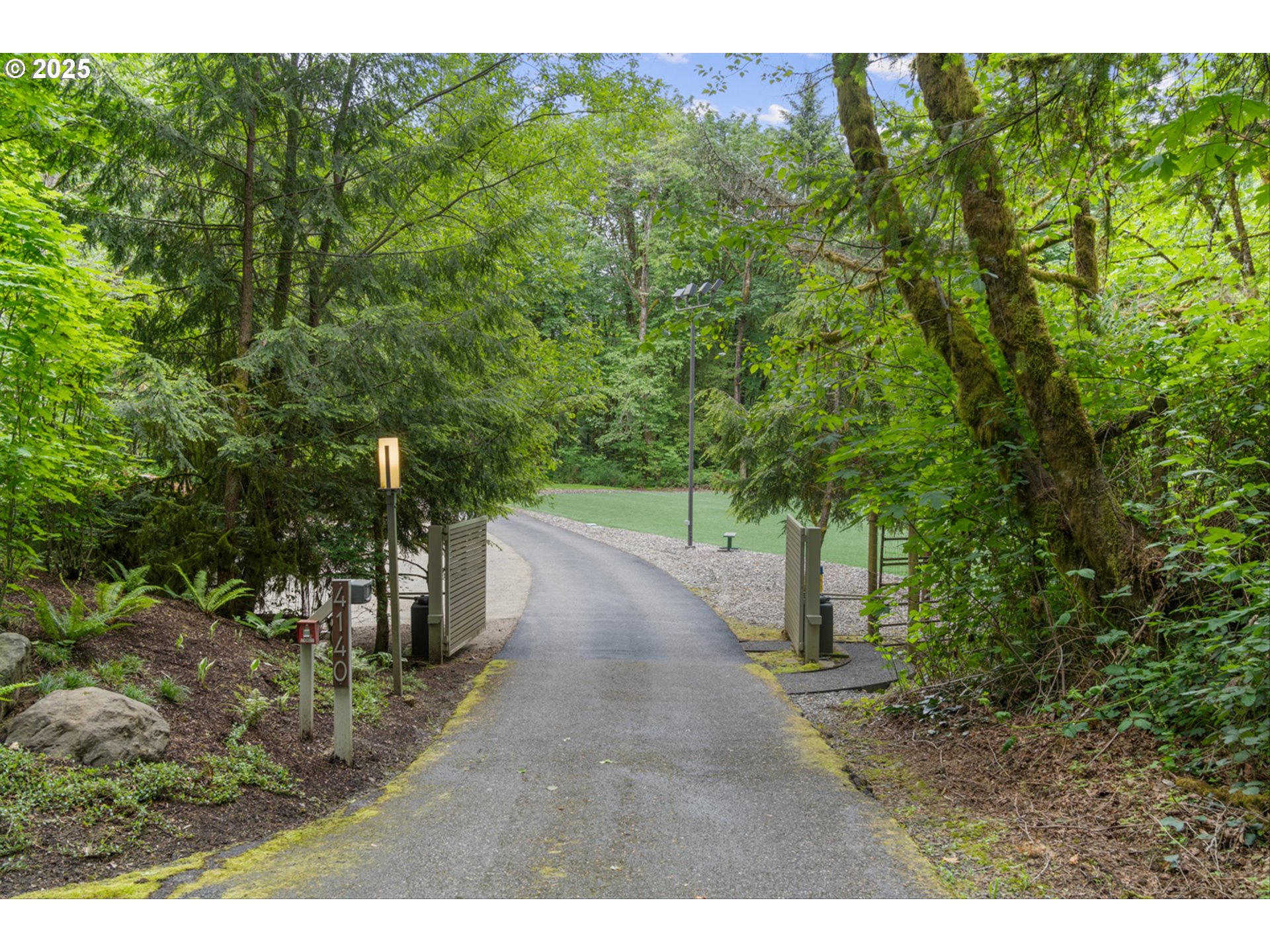 4140 NW THUNDER CREST RD