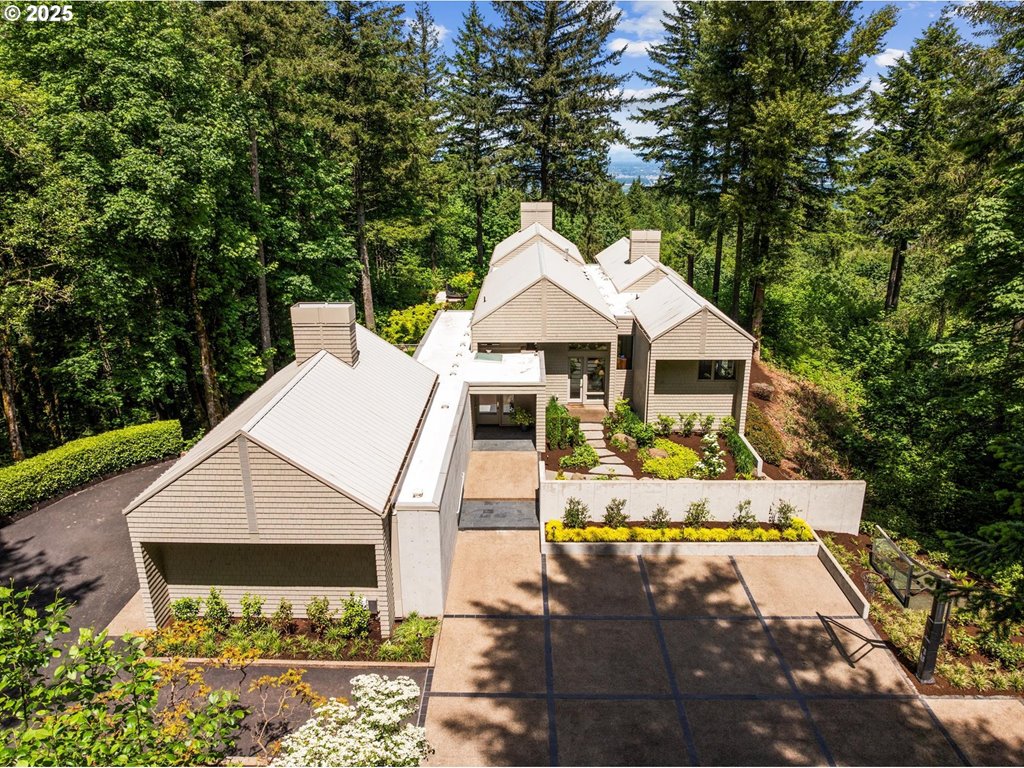 4140 NW THUNDER CREST RD