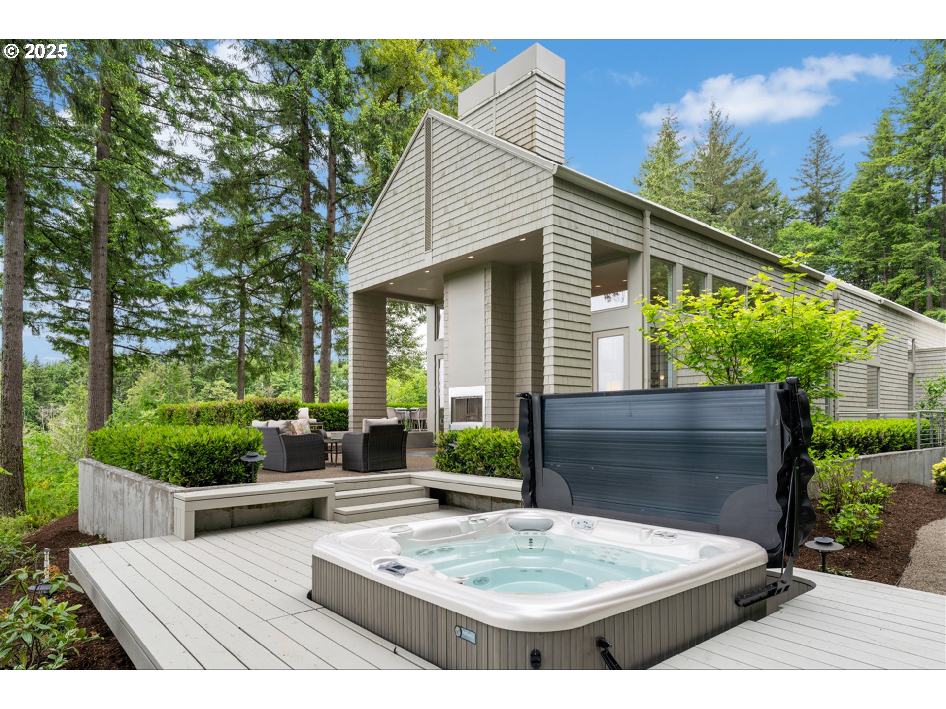 4140 NW THUNDER CREST RD