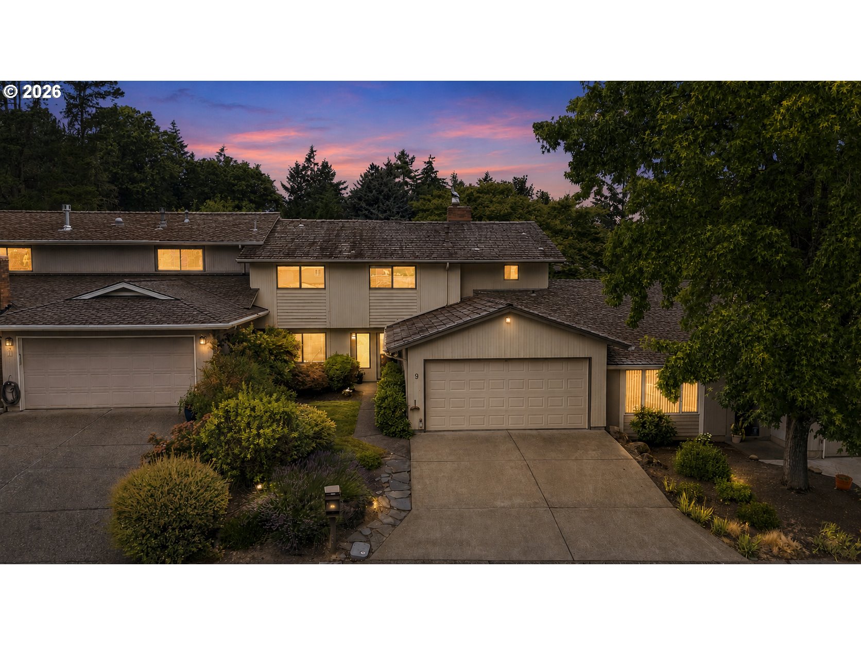 9 BRITTEN CT