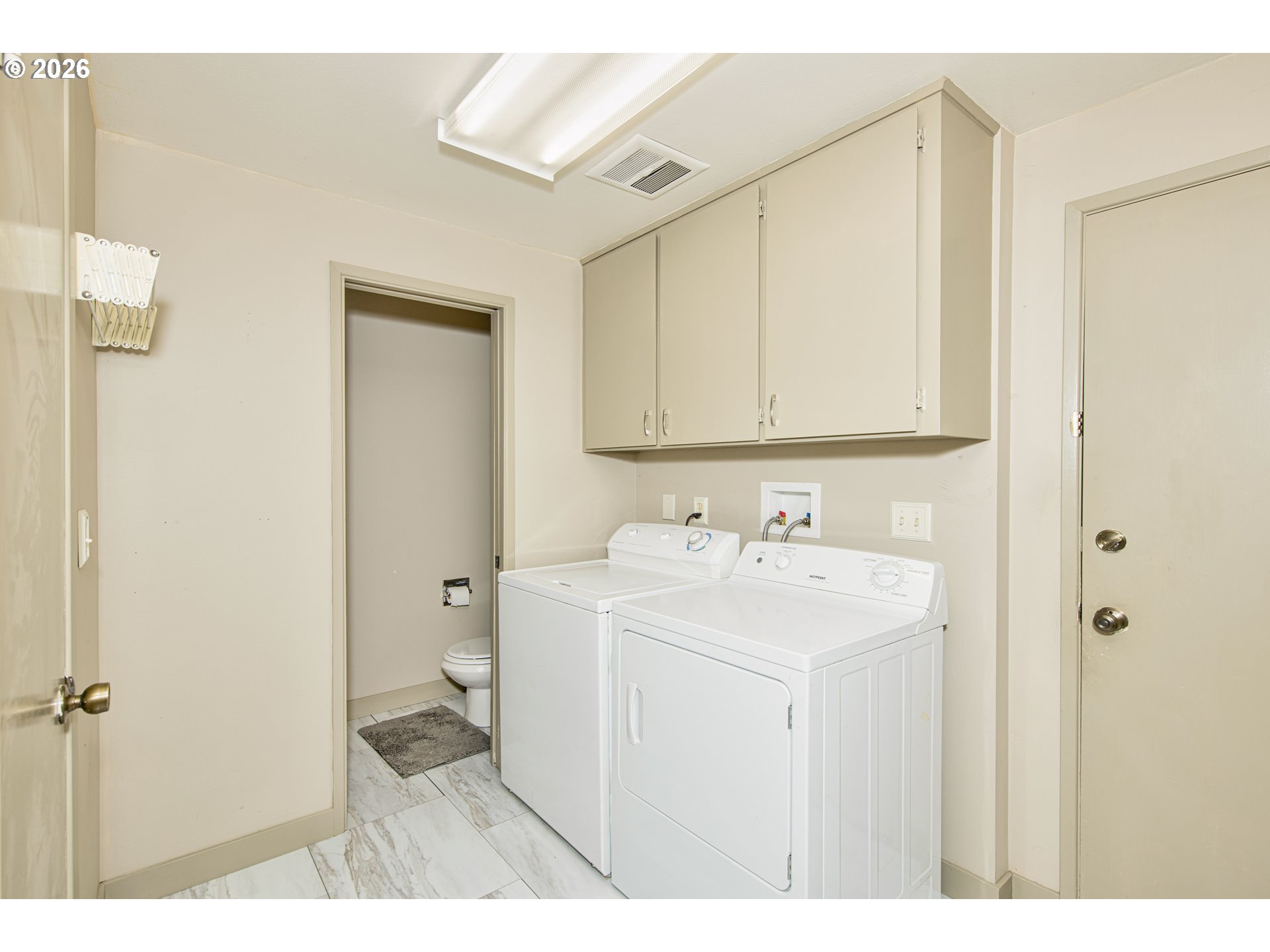 9 BRITTEN CT