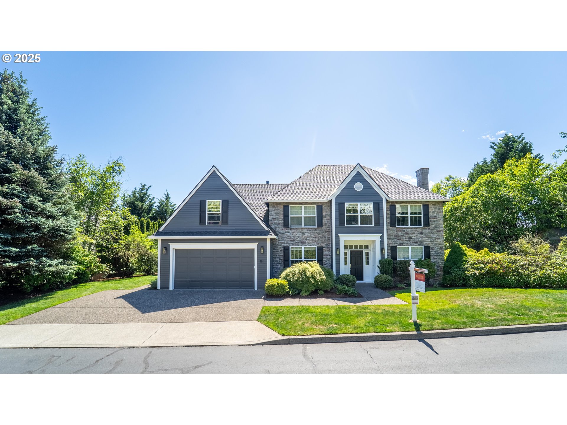 1811 NW ROSEFINCH LN