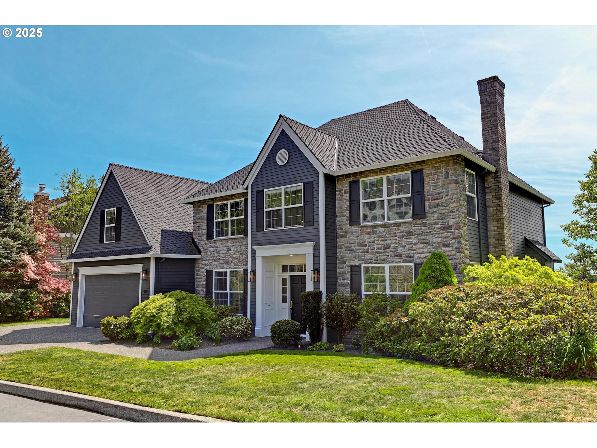 1811 NW ROSEFINCH LN