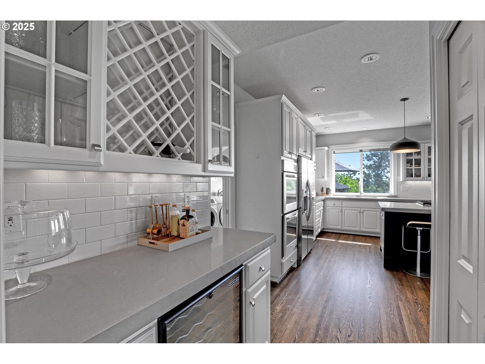 1811 NW ROSEFINCH LN