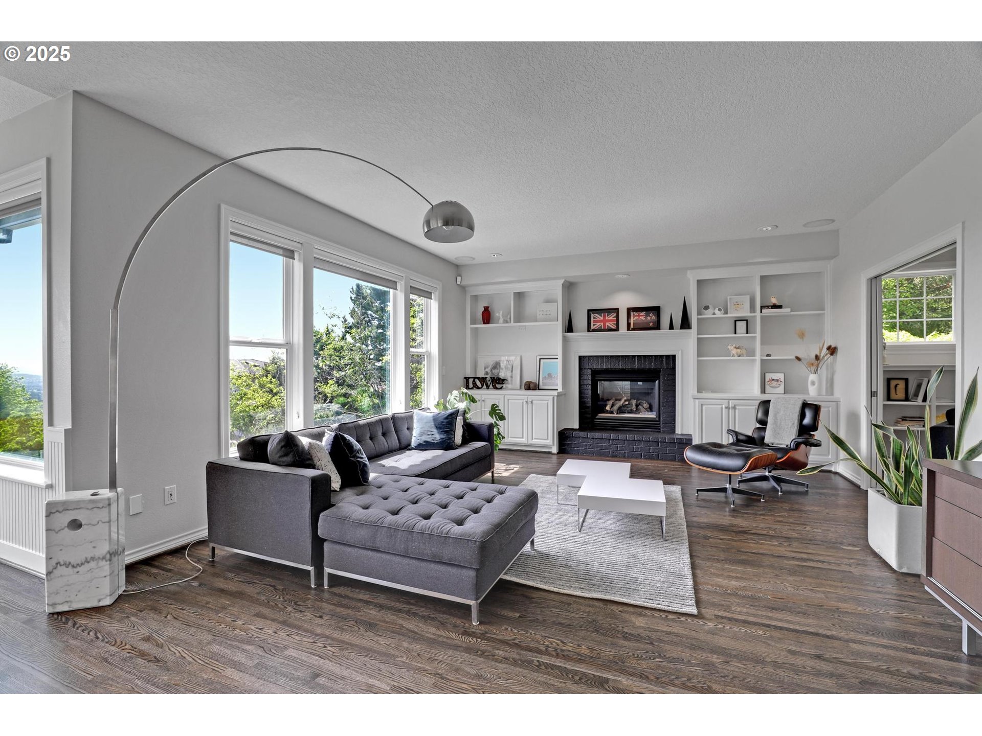 1811 NW ROSEFINCH LN