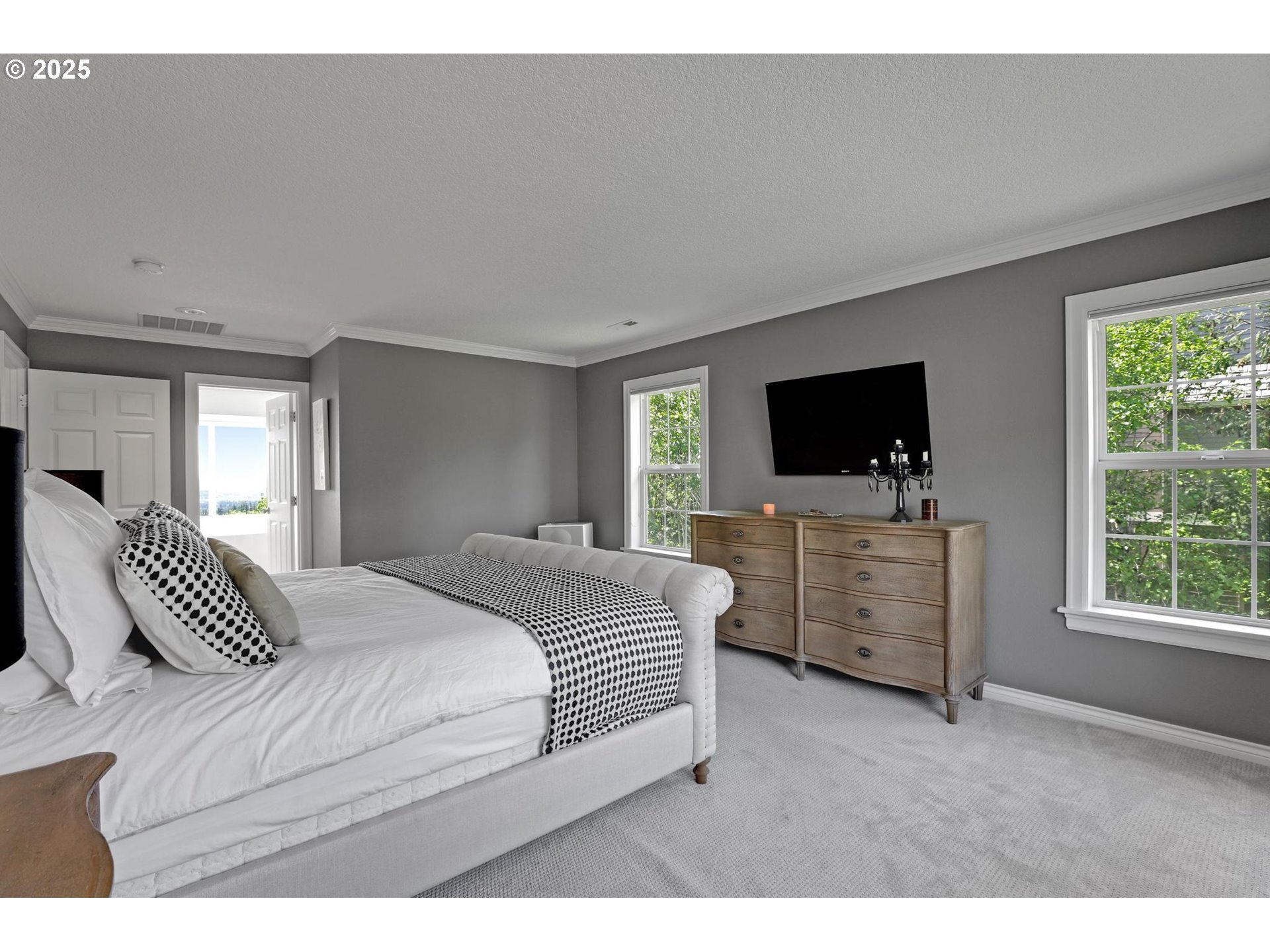 1811 NW ROSEFINCH LN