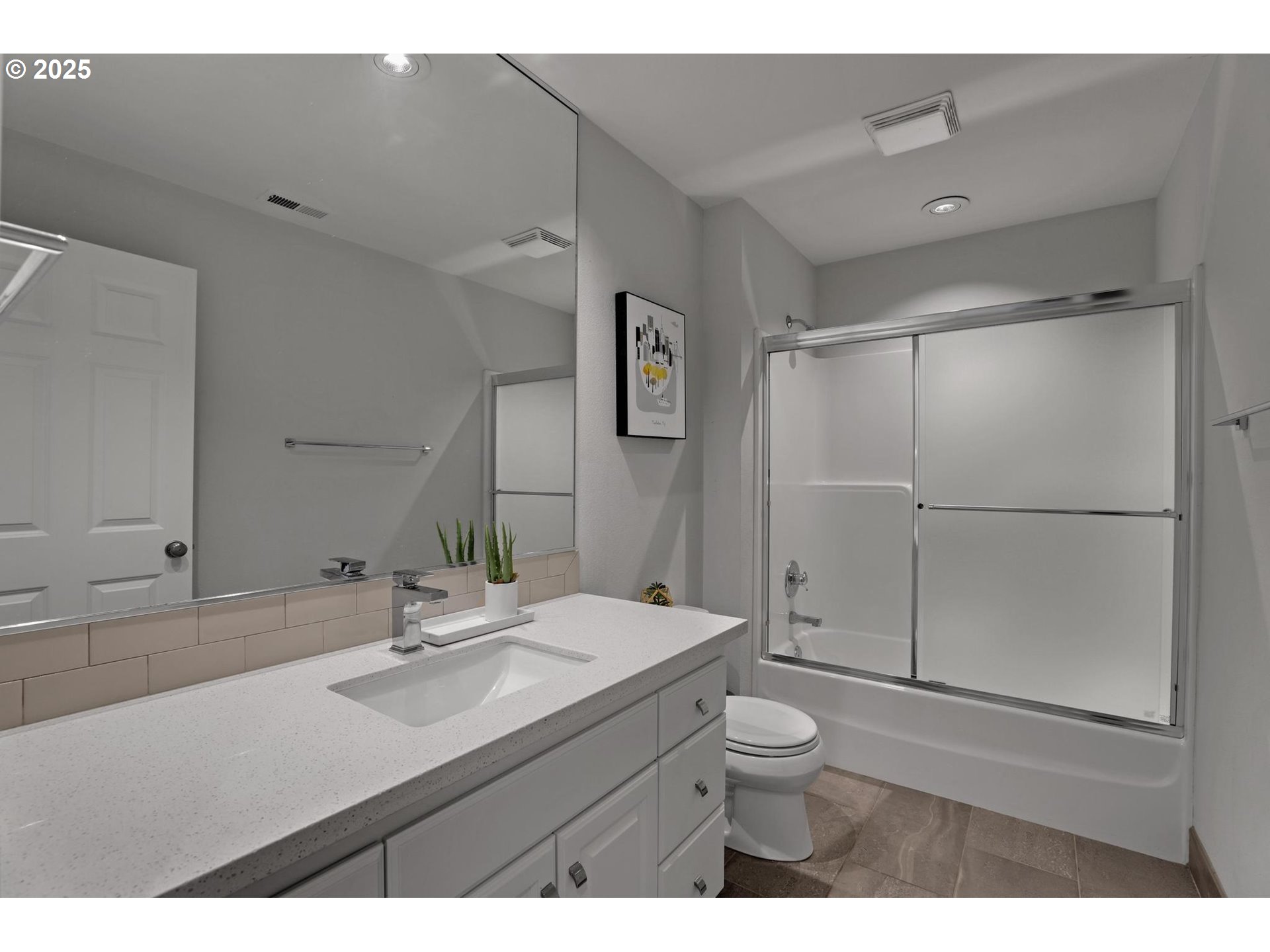 1811 NW ROSEFINCH LN