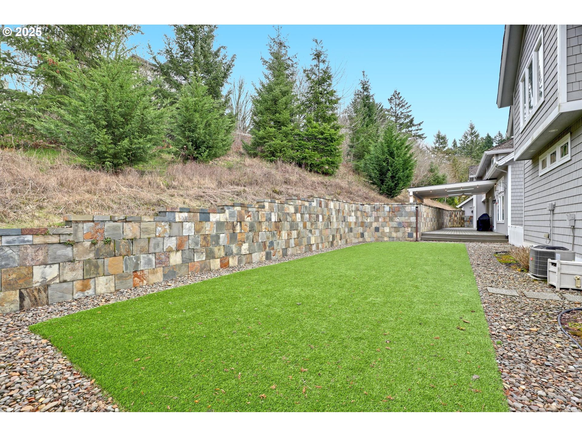 8711 NW TERRACEVIEW CT