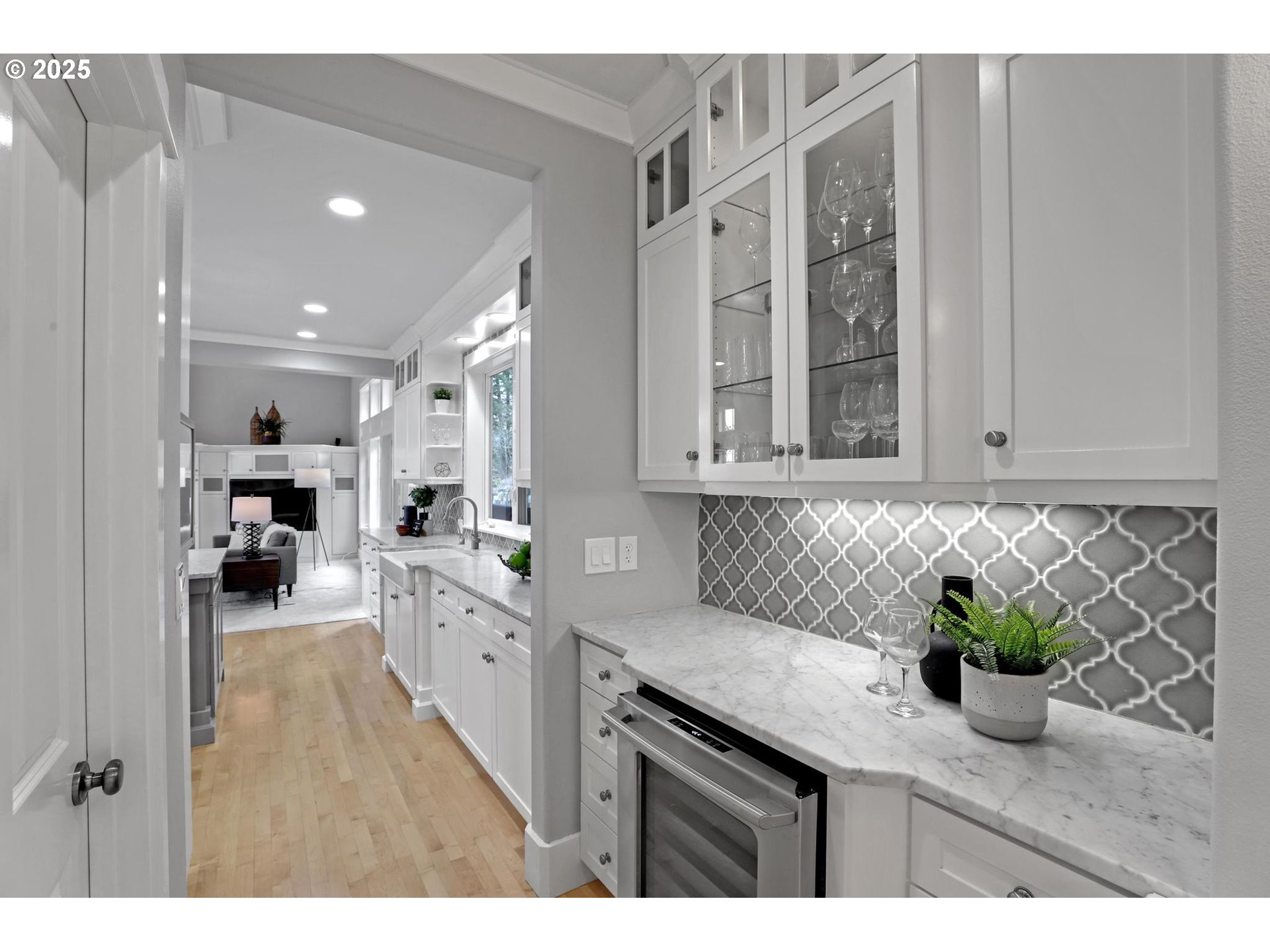 8711 NW TERRACEVIEW CT