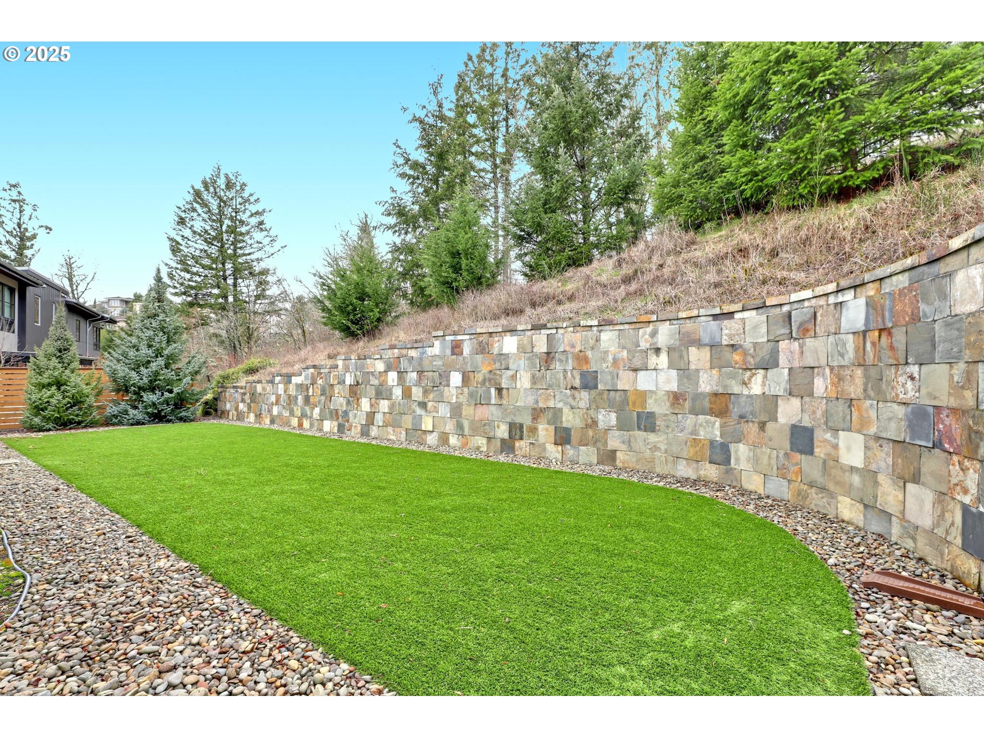 8711 NW TERRACEVIEW CT