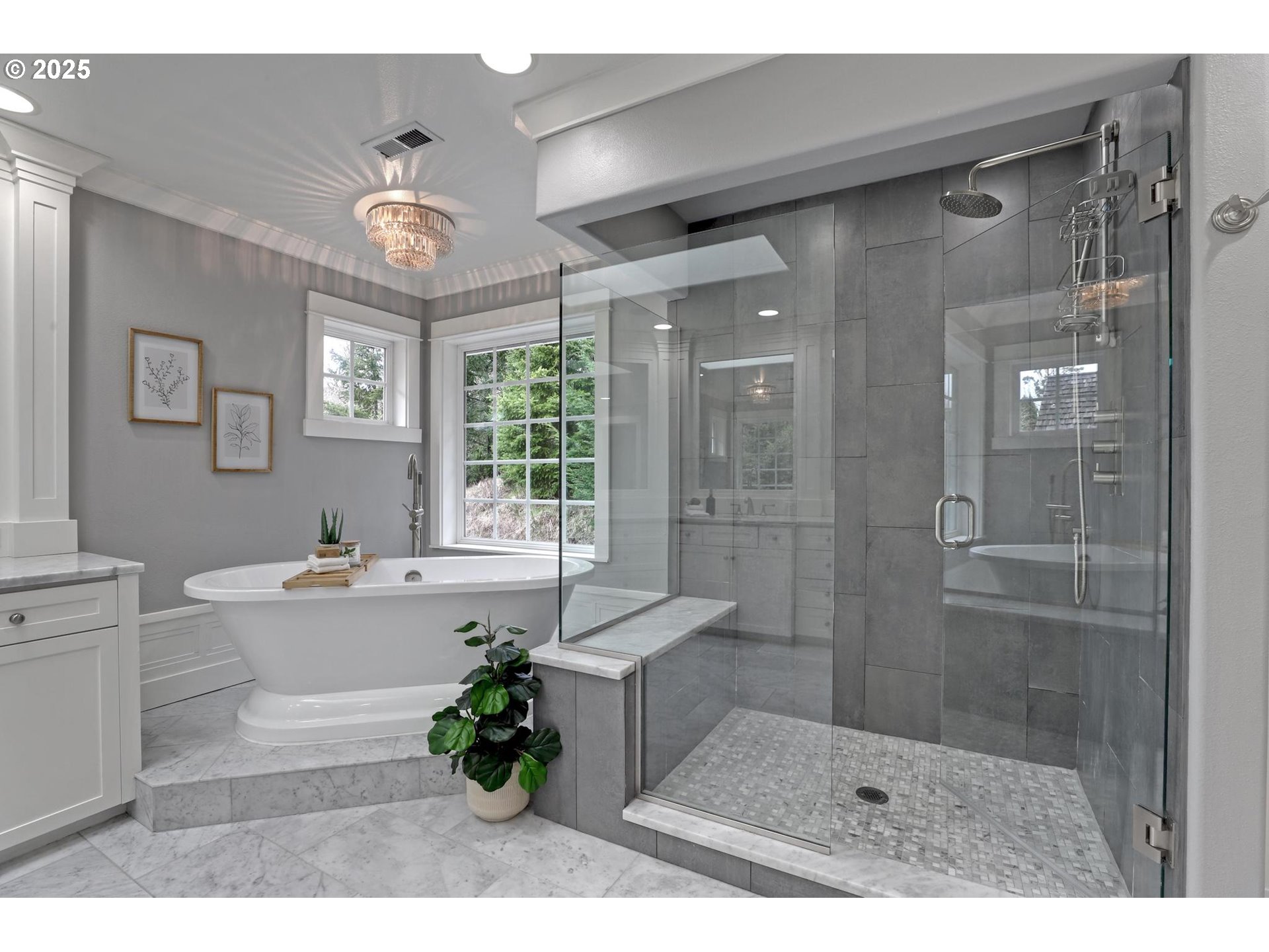 8711 NW TERRACEVIEW CT